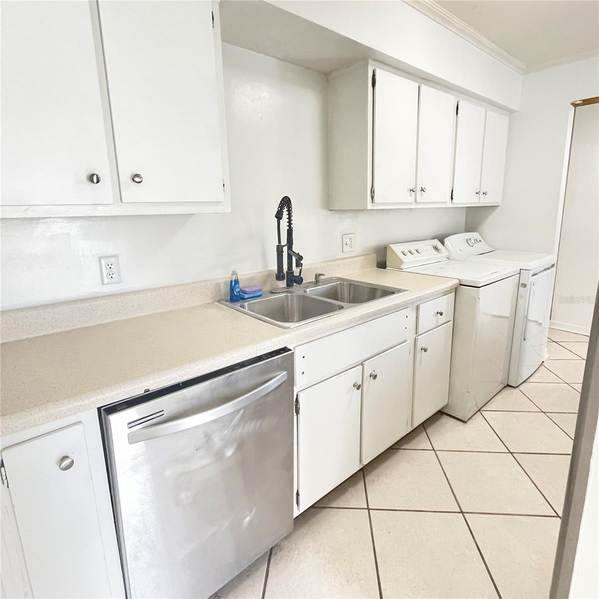 Image 8 of 23 For 501 E Bay Dr  3504