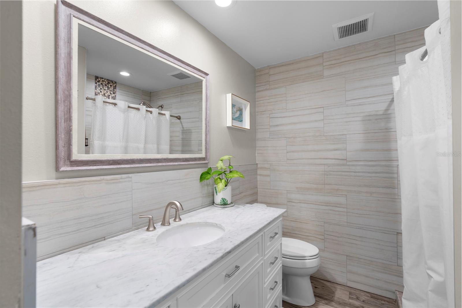 Listing photo id 22 for 6006 114th Terrace N