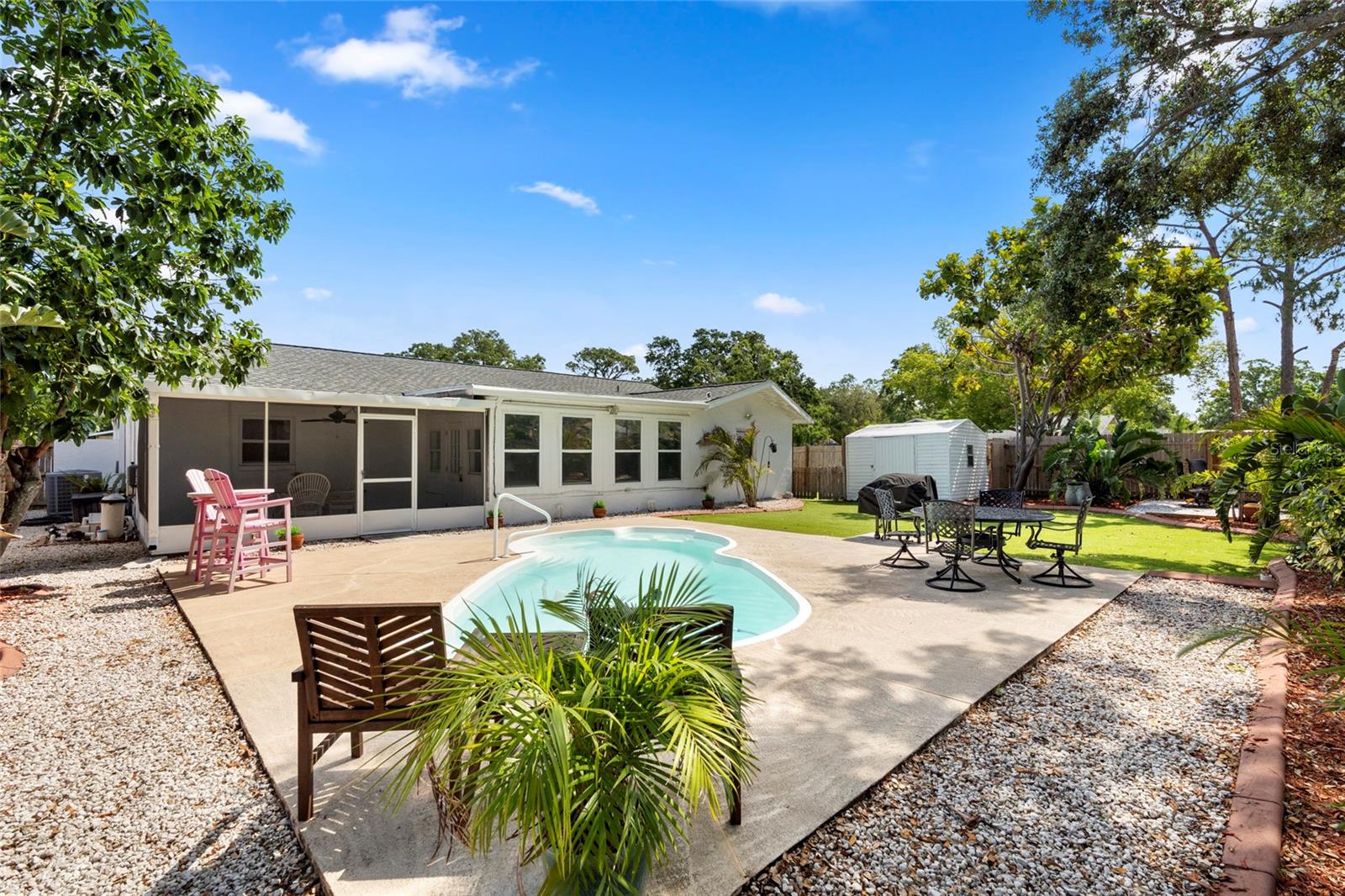 Listing photo id 25 for 6006 114th Terrace N