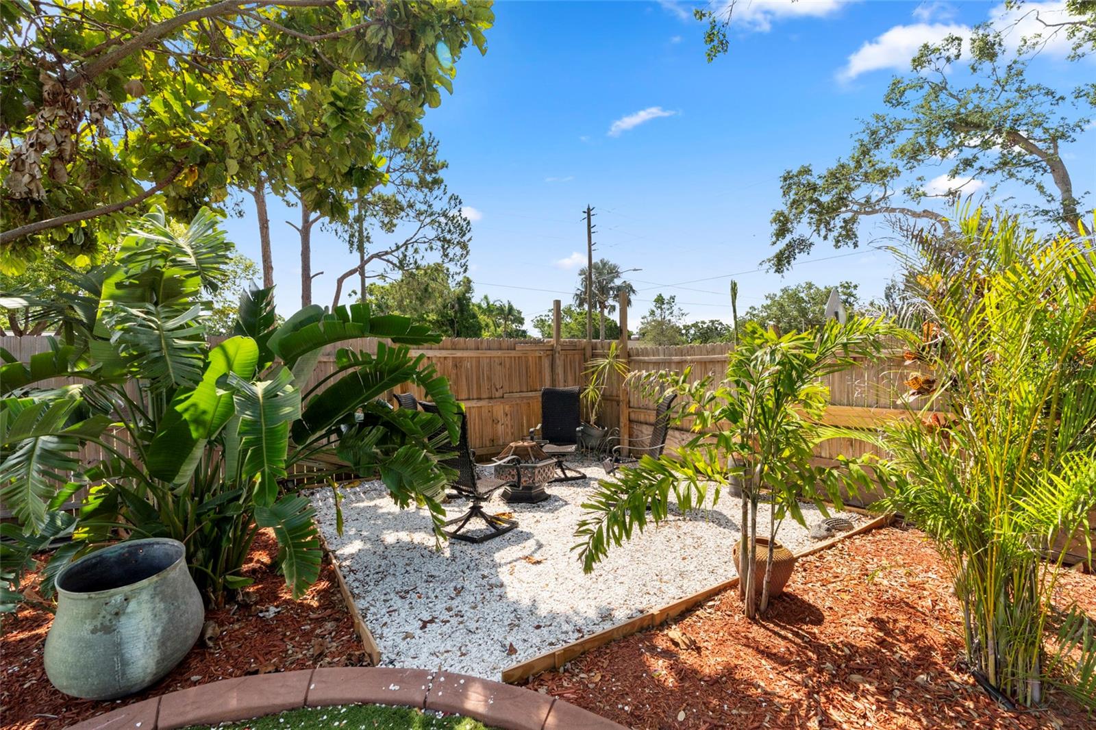 Listing photo id 26 for 6006 114th Terrace N