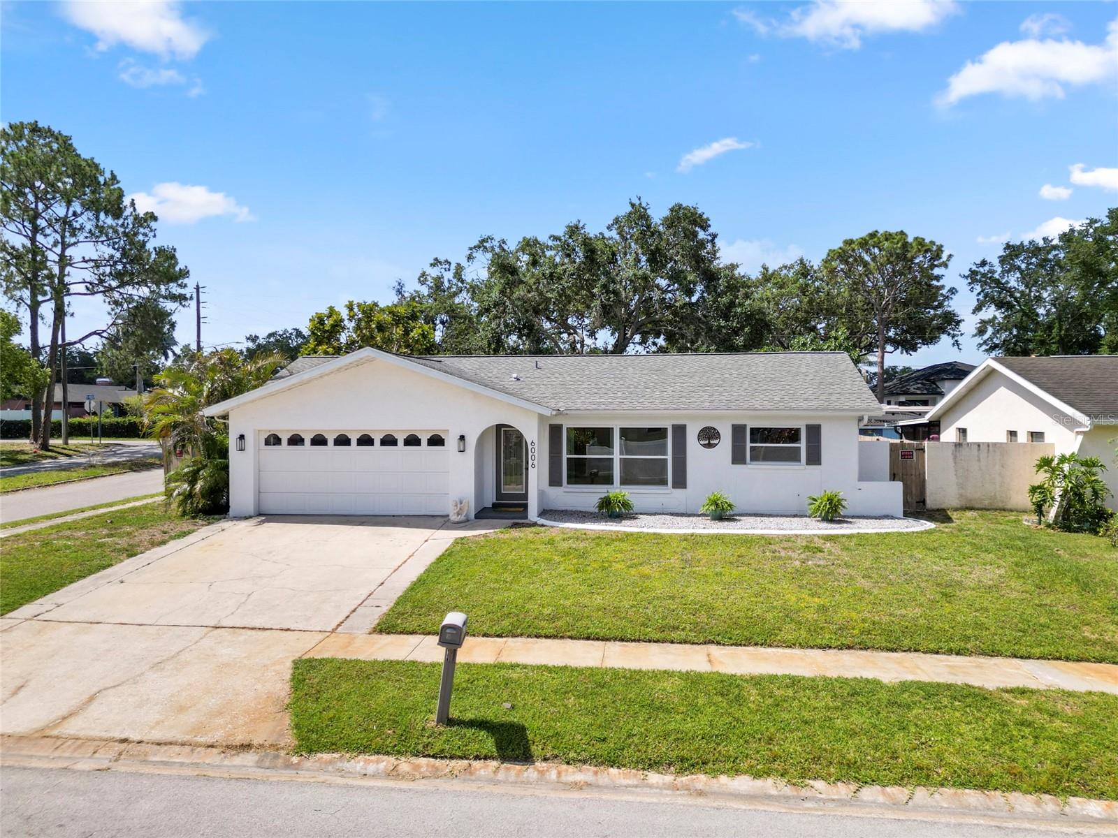 Listing photo id 30 for 6006 114th Terrace N
