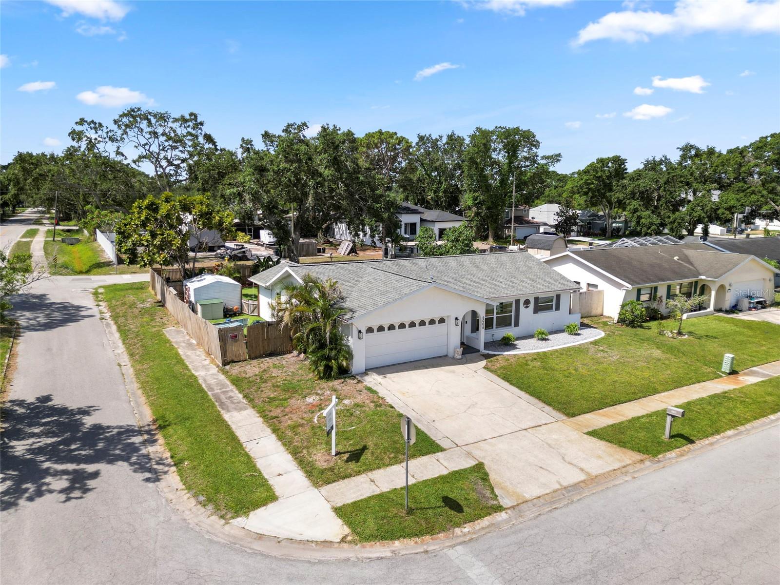 Listing photo id 31 for 6006 114th Terrace N