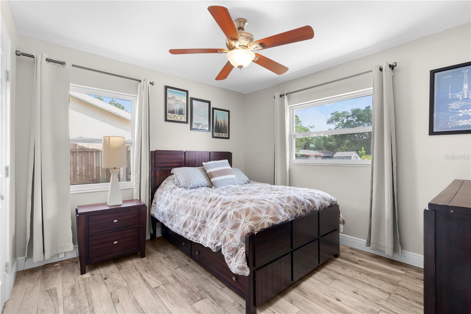 Listing photo id 5 for 6006 114th Terrace N