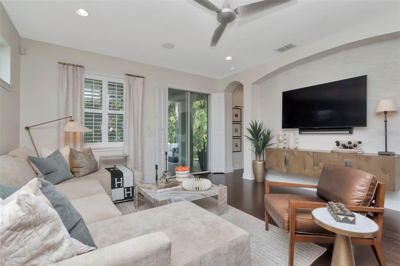 Listing photo id 14 for 11510 Quiet Forest Drive