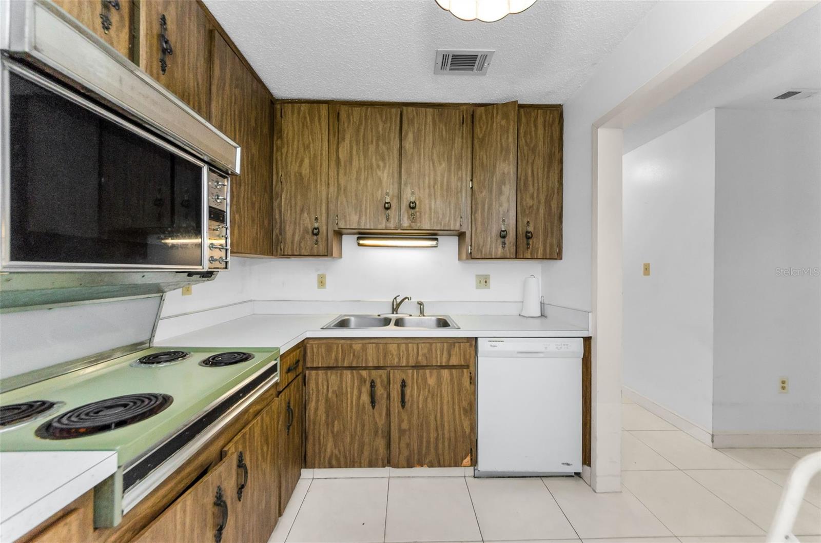 Image 17 of 51 For 2700 Bayshore Boulevard 2110