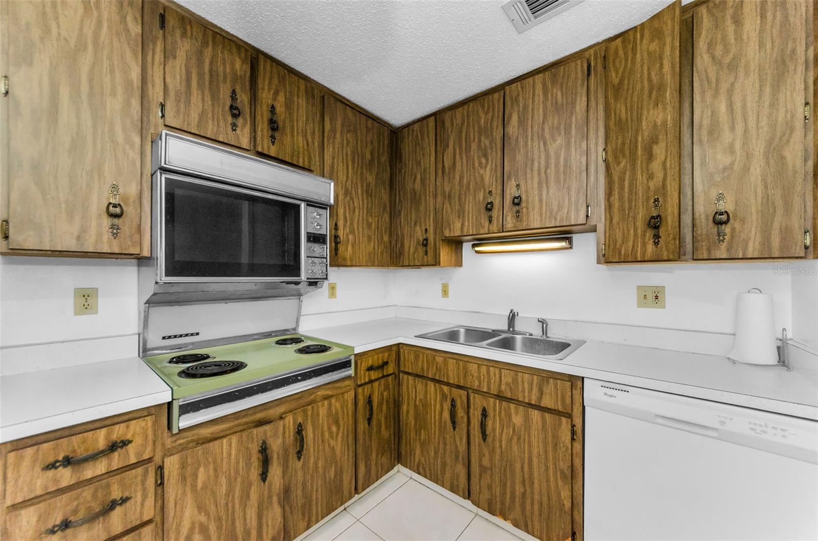 Image 18 of 51 For 2700 Bayshore Boulevard 2110