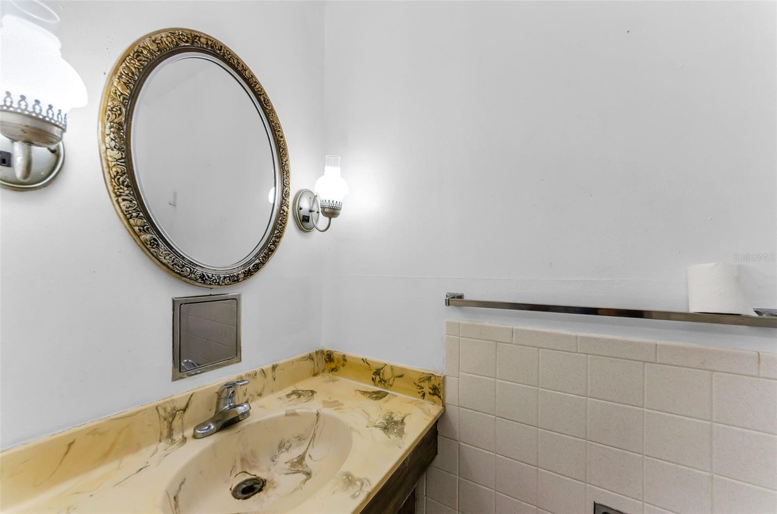 Image 24 of 51 For 2700 Bayshore Boulevard 2110