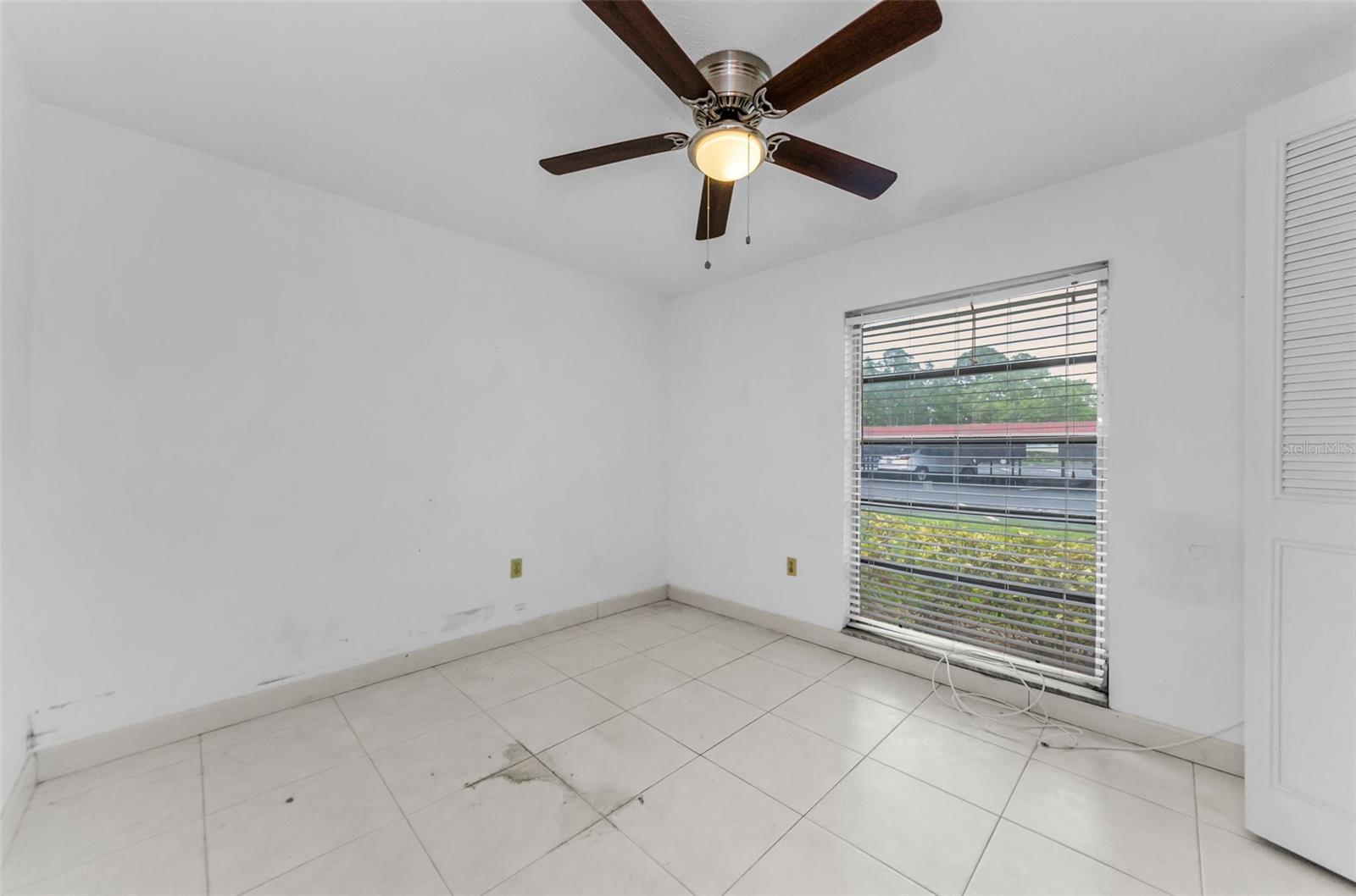Image 25 of 51 For 2700 Bayshore Boulevard 2110