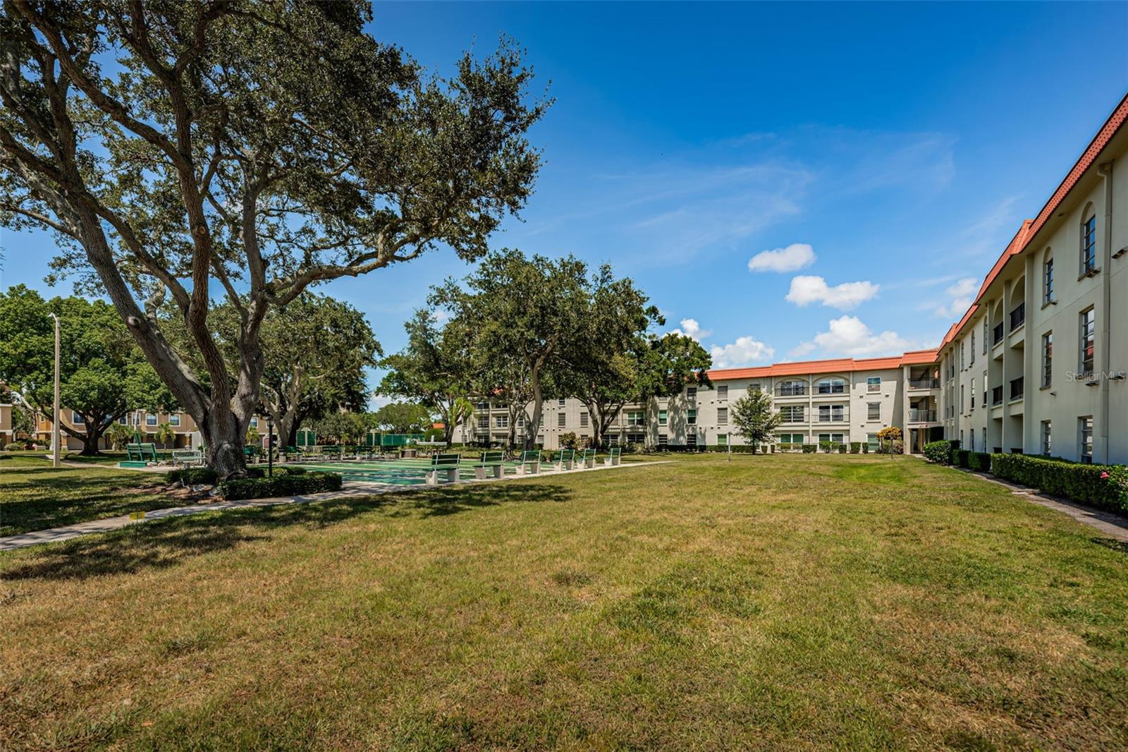 Image 31 of 51 For 2700 Bayshore Boulevard 2110