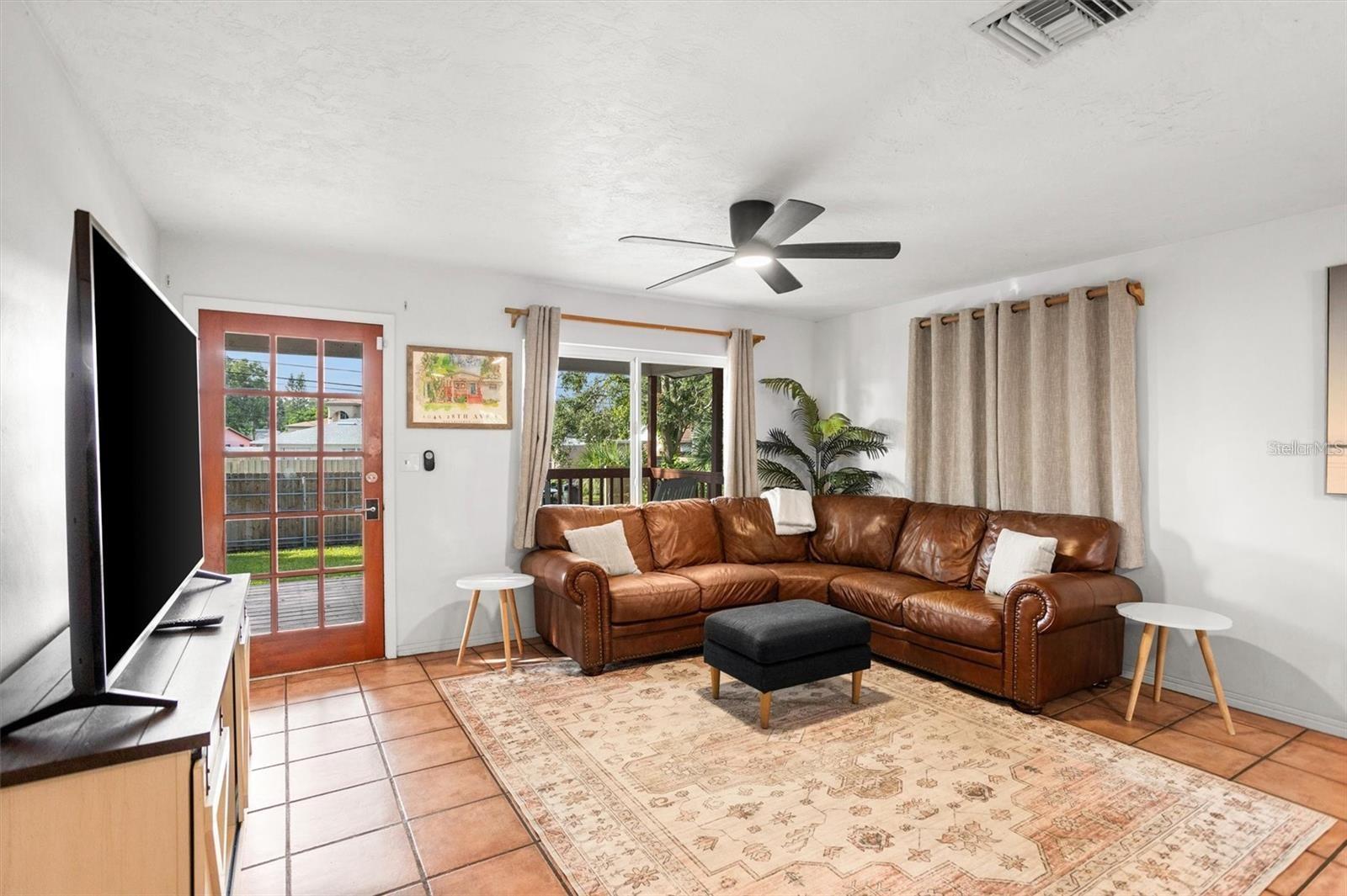 Image 10 of 43 For 1045 28th Avenue S