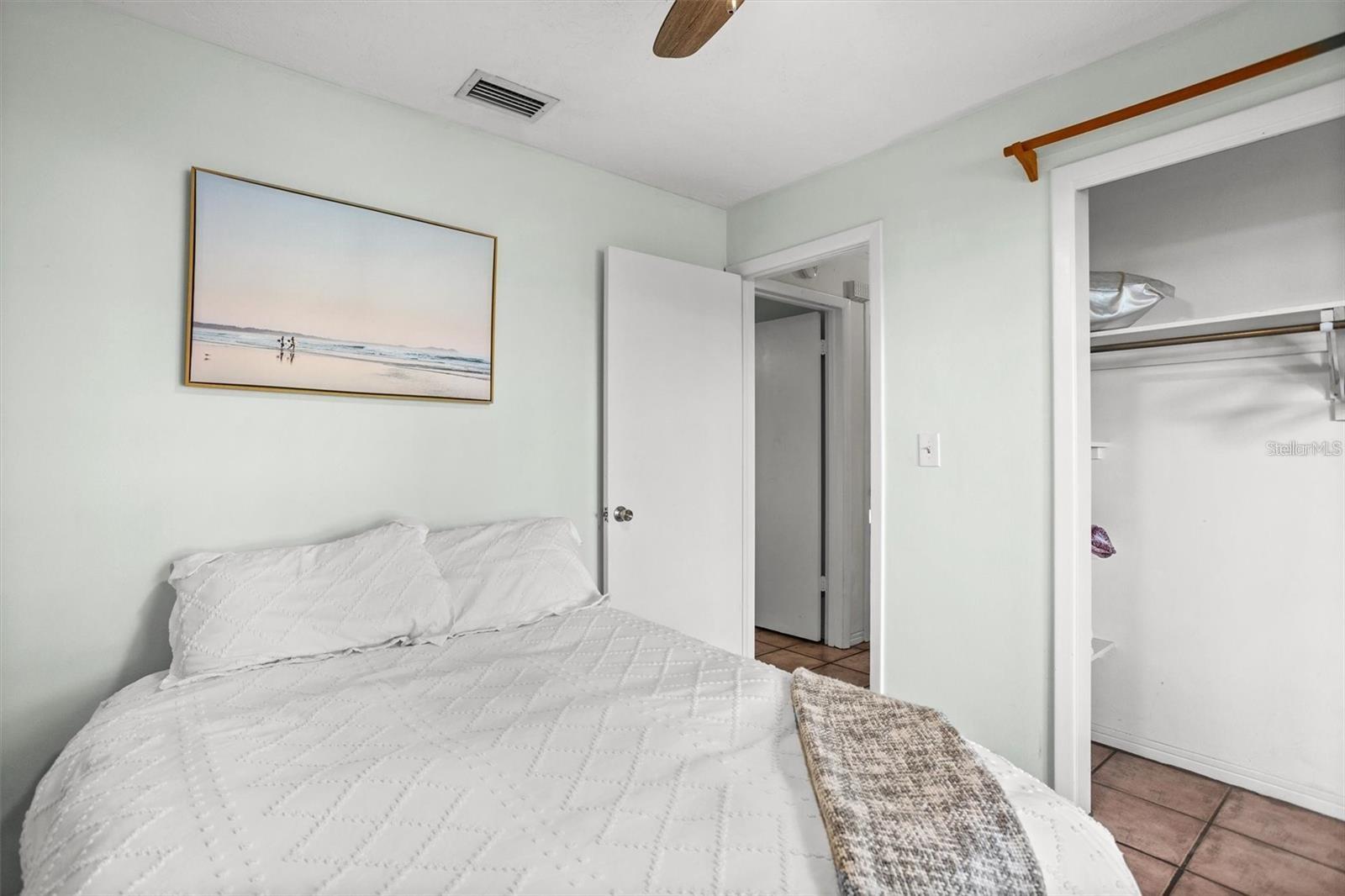 Image 18 of 43 For 1045 28th Avenue S