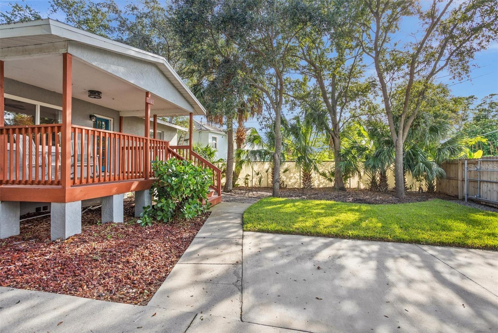 Image 3 of 43 For 1045 28th Avenue S