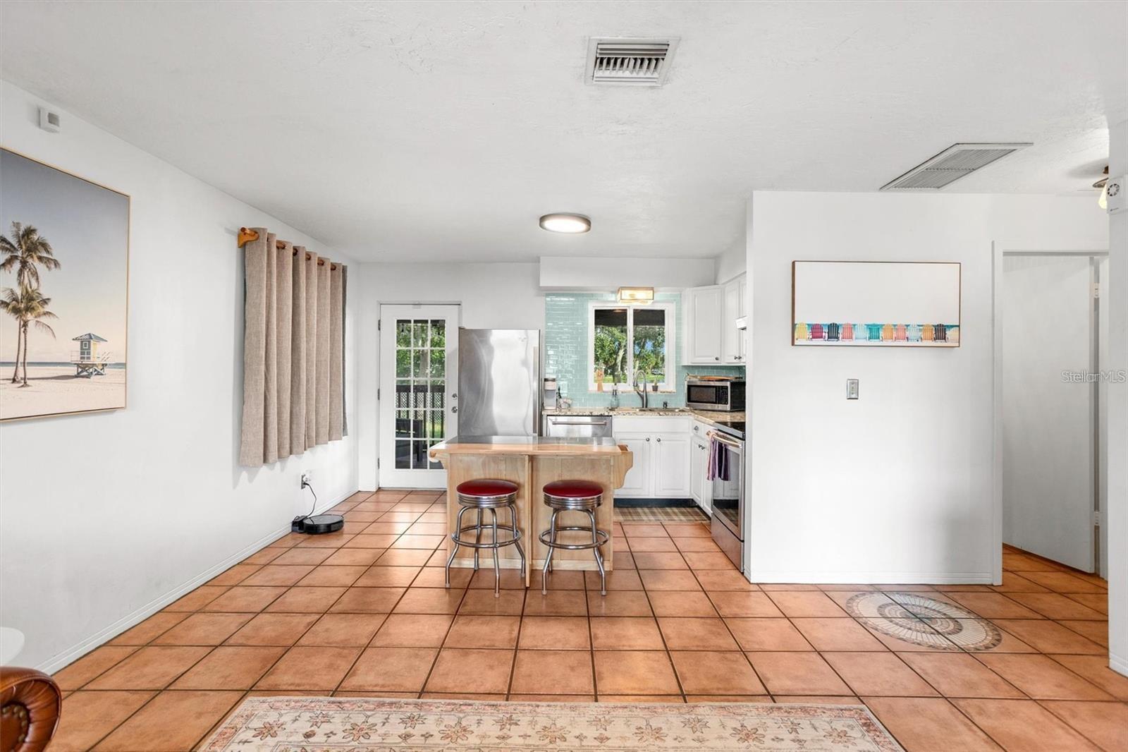Image 5 of 43 For 1045 28th Avenue S