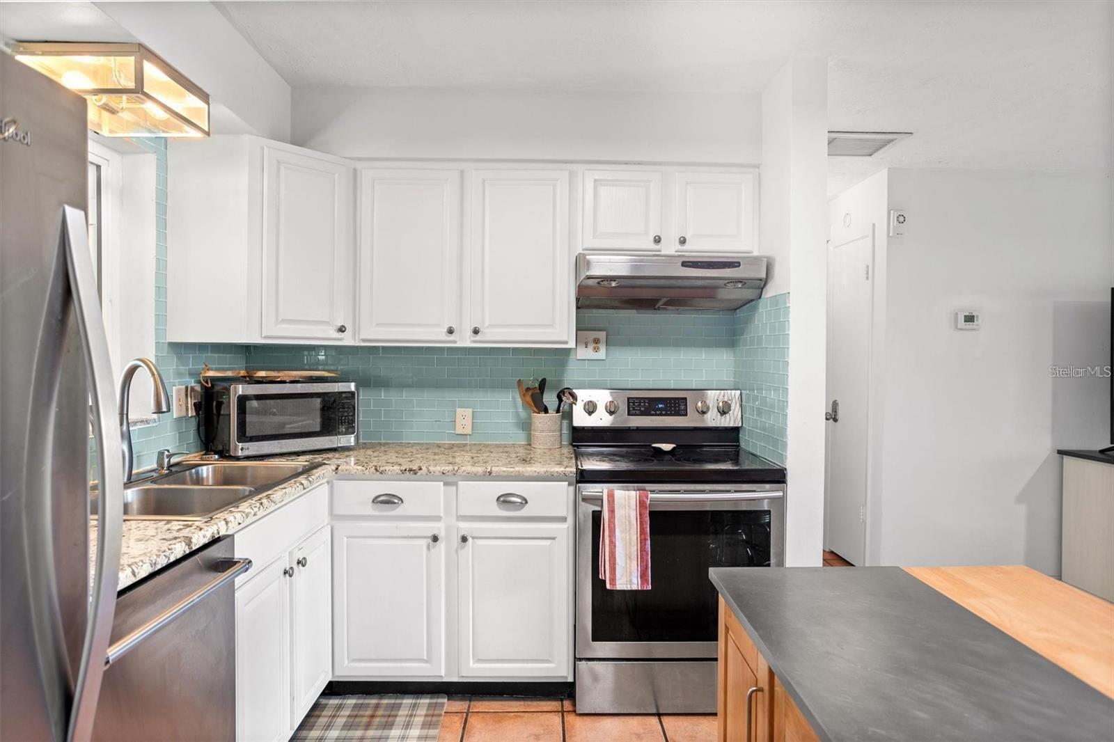 Image 7 of 43 For 1045 28th Avenue S