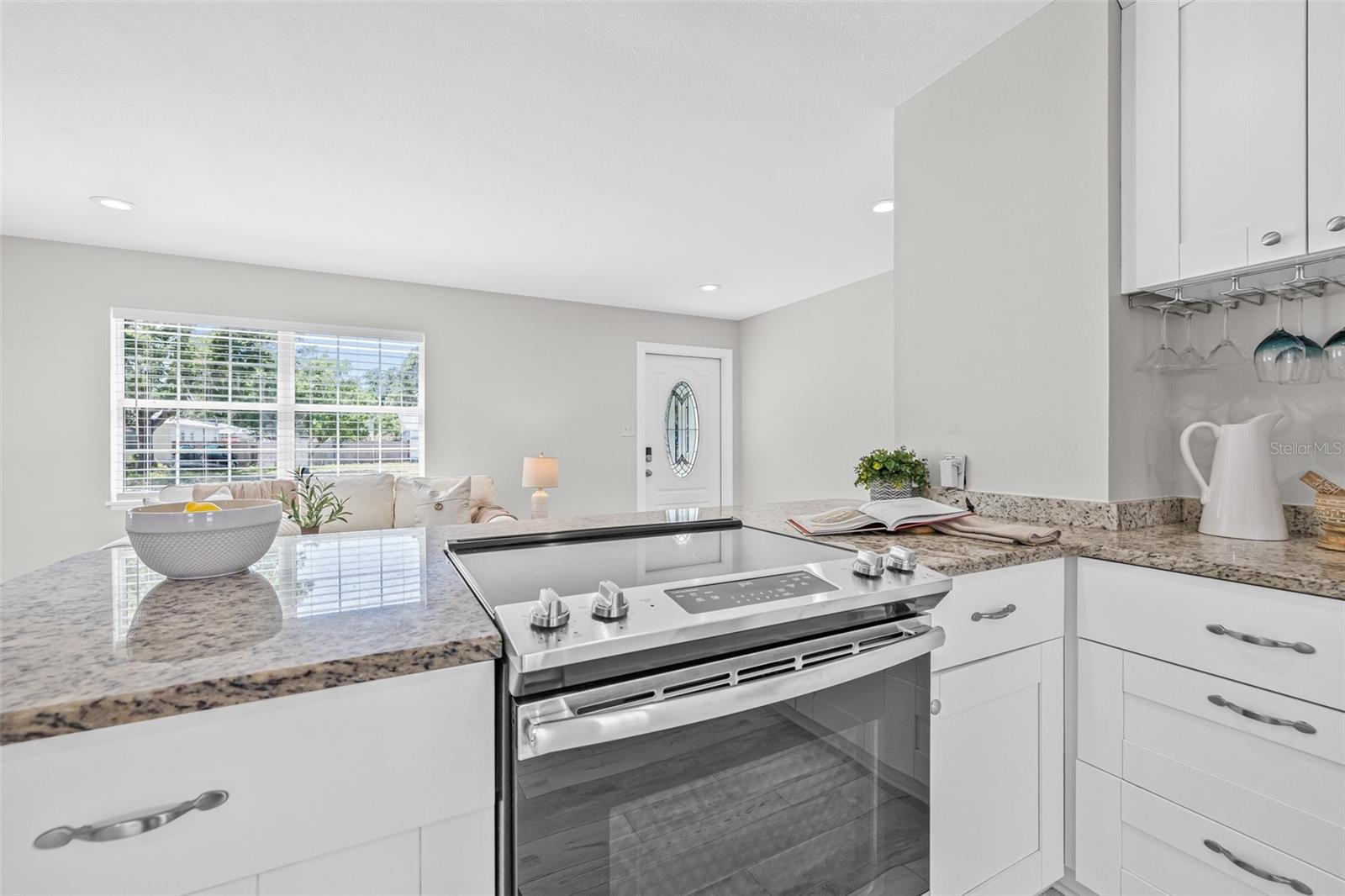 Listing photo id 11 for 812 60th Street S