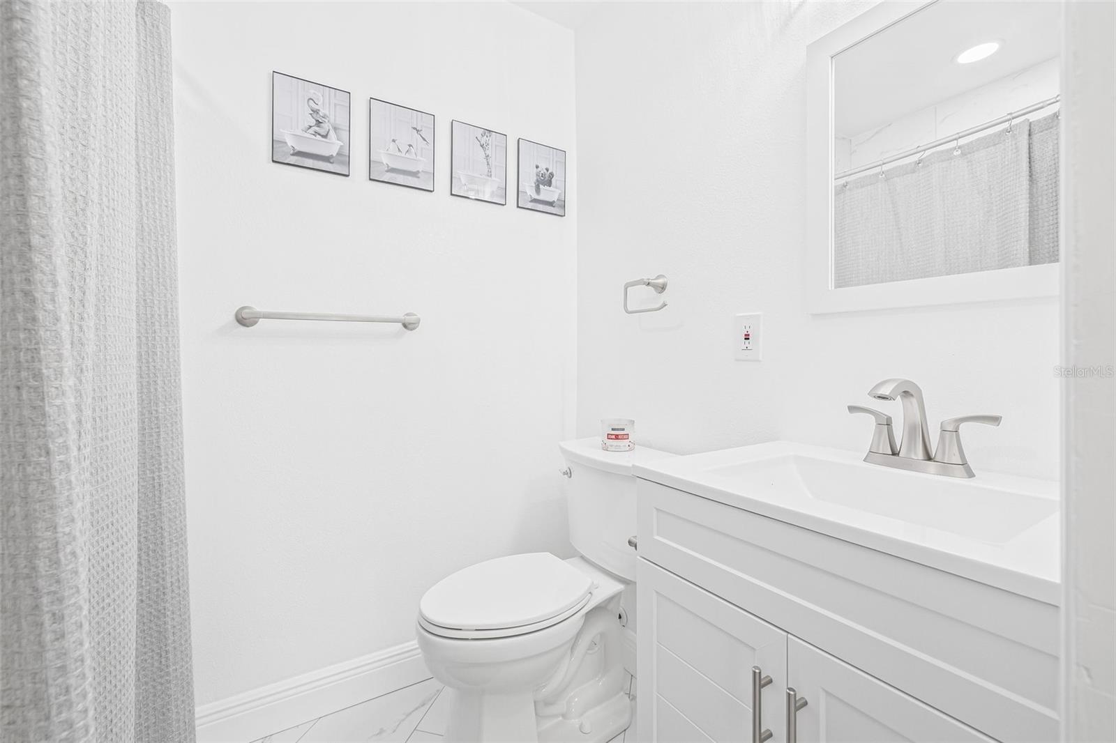 Listing photo id 20 for 812 60th Street S