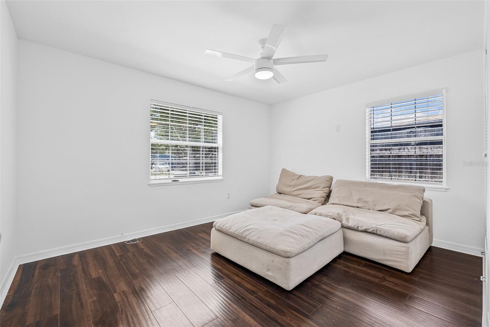Listing photo id 24 for 812 60th Street S
