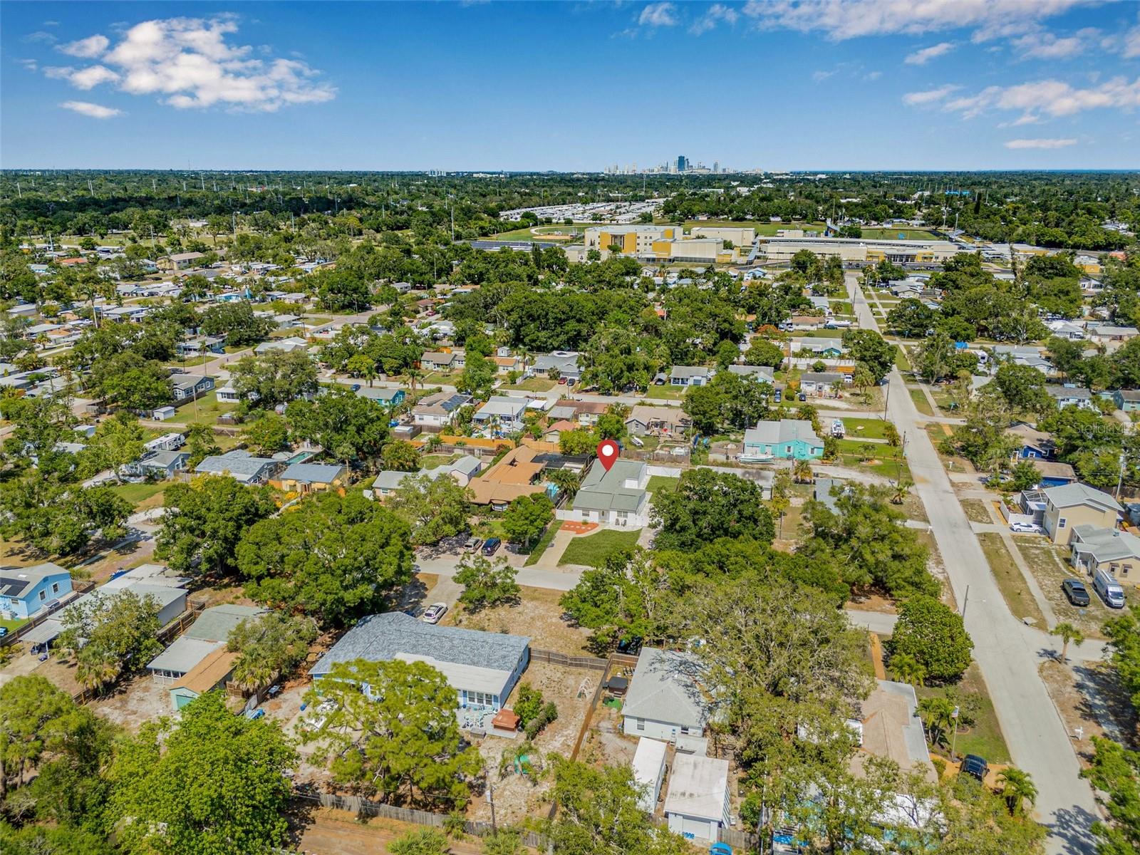 Listing photo id 33 for 812 60th Street S