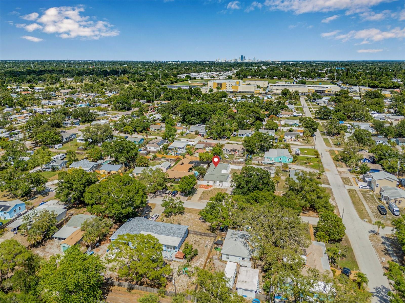 Listing photo id 34 for 812 60th Street S