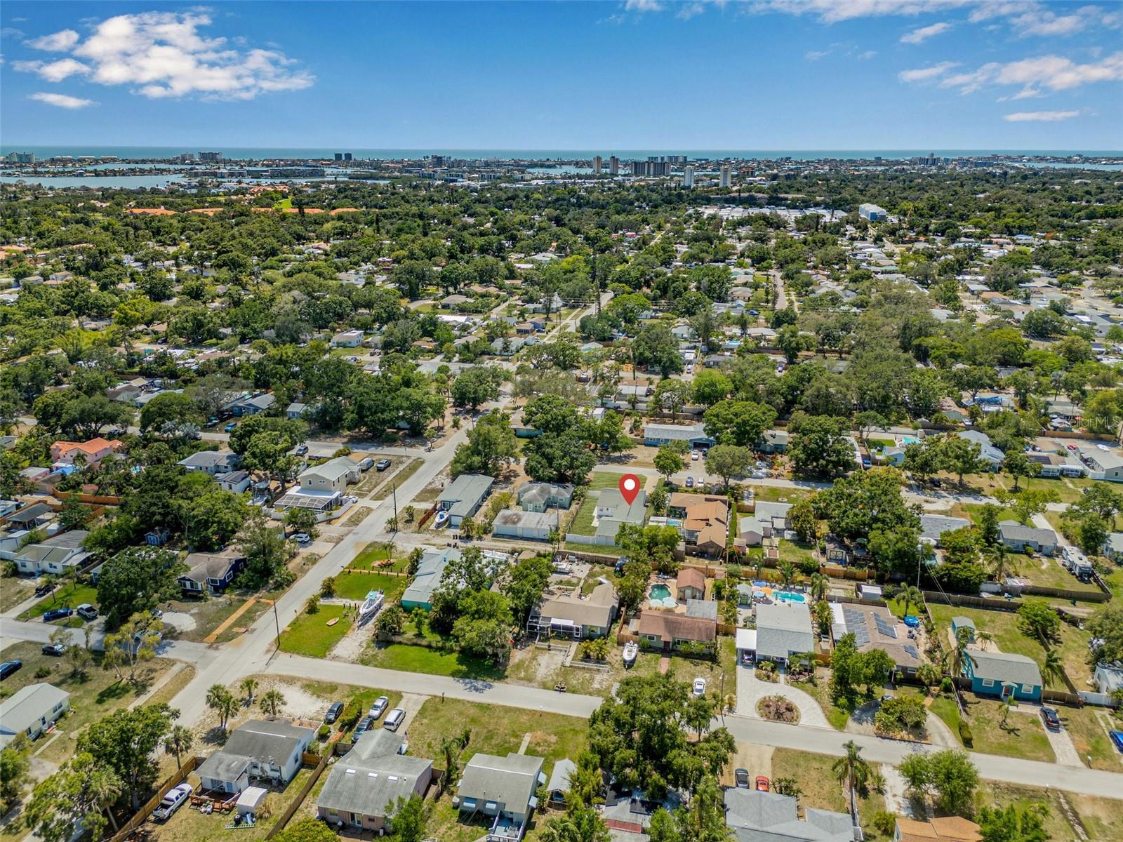 Listing photo id 37 for 812 60th Street S