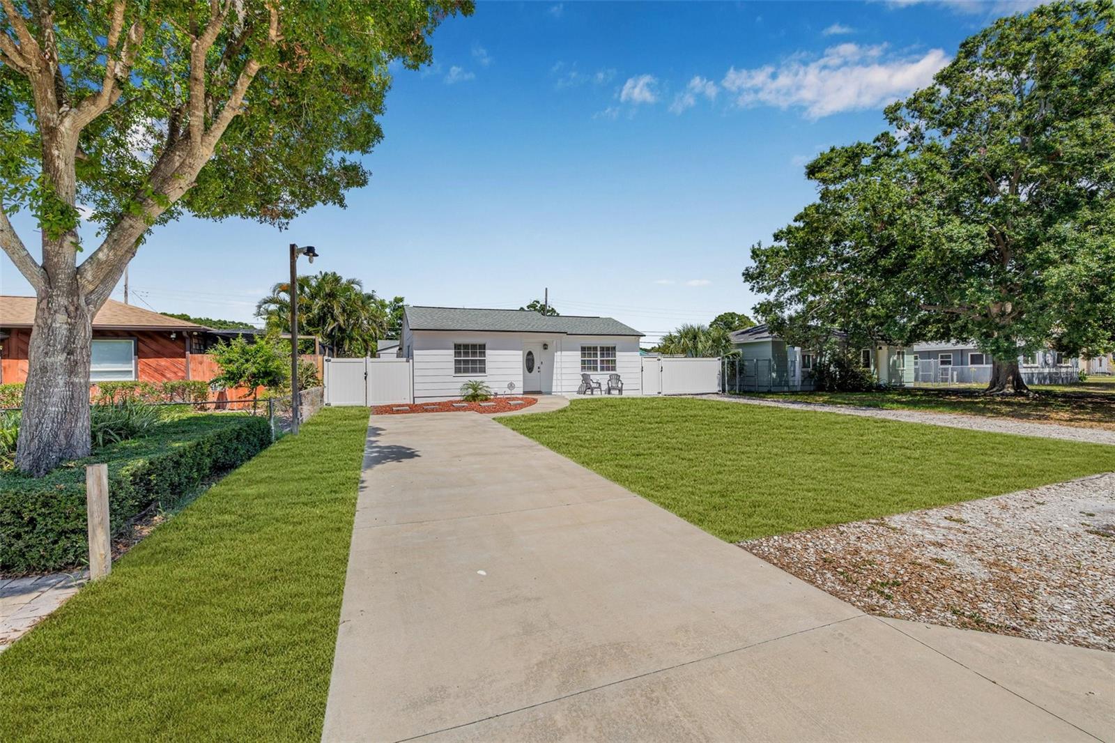 Listing photo id 38 for 812 60th Street S
