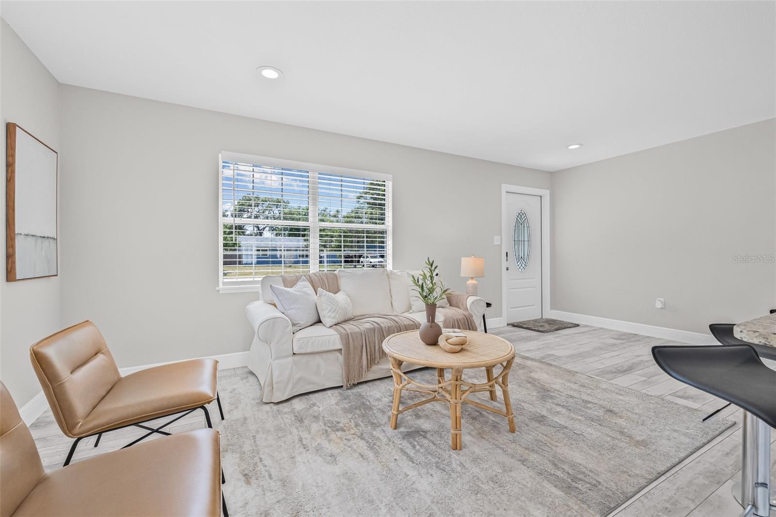 Listing photo id 6 for 812 60th Street S