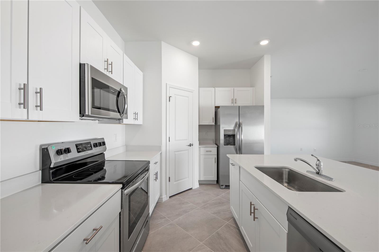 Image 12 of 28 For 1637 Birchcrest Boulevard