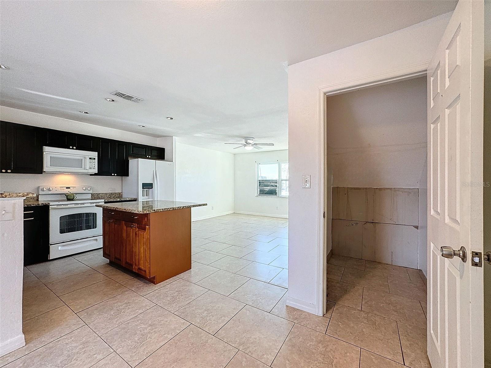Image 31 of 70 For 9201 Tudor Drive C212