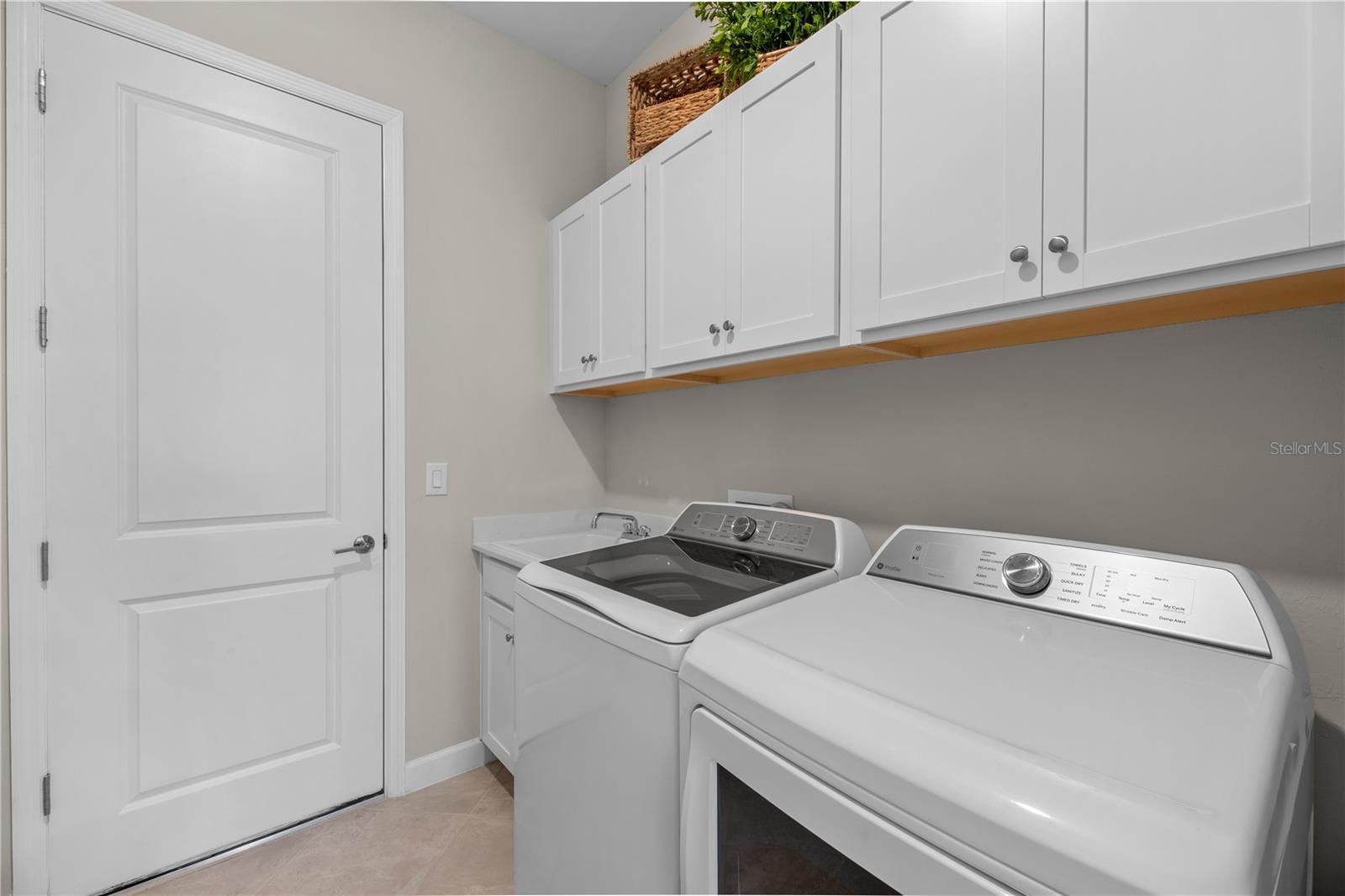 Image 16 of 20 For 8264 Dafoe Street