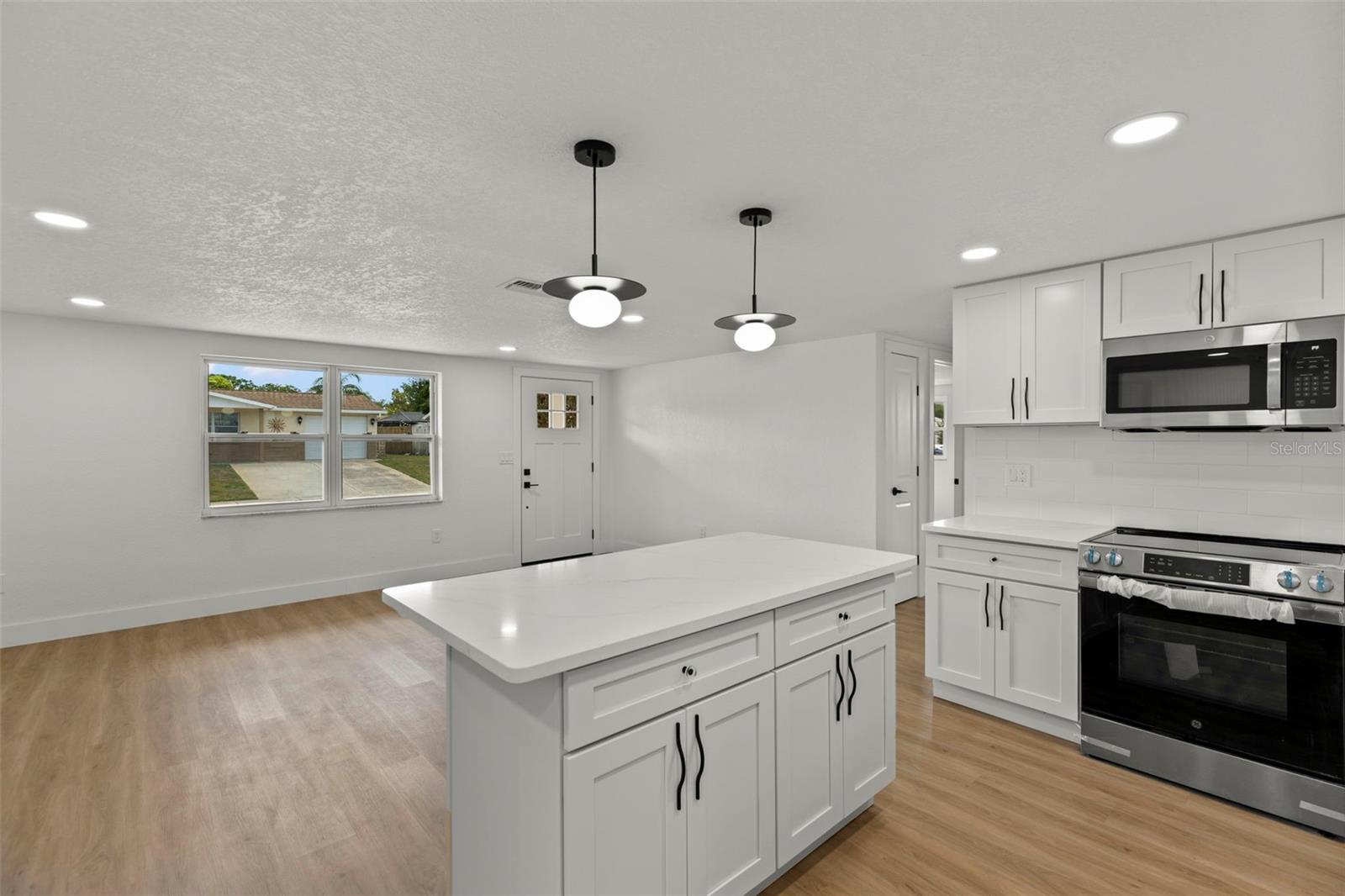 Image 12 of 35 For 9241 Cochise Lane