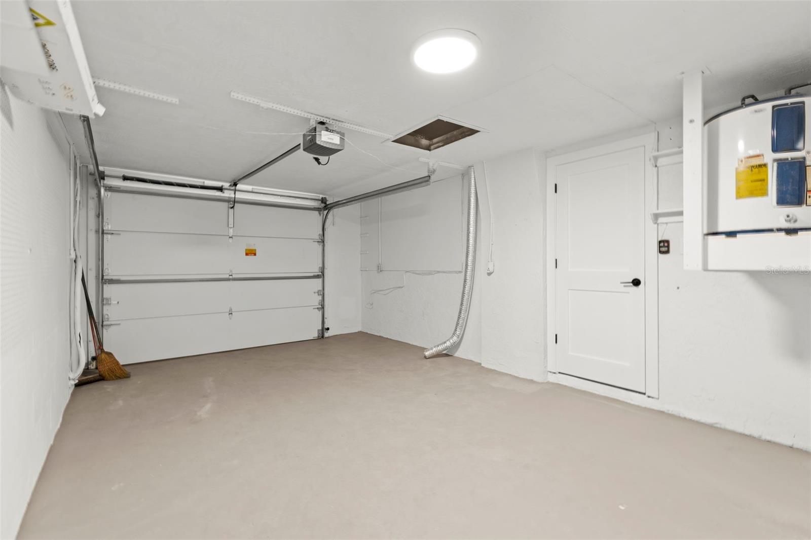 Image 24 of 35 For 9241 Cochise Lane