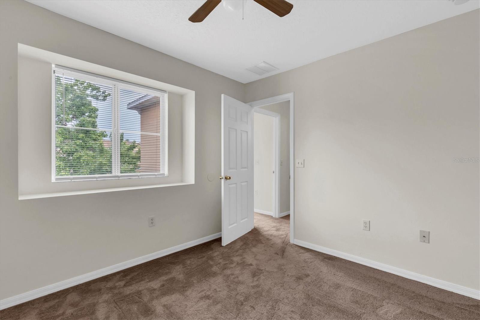 Image 15 of 28 For 11615 Mango Ridge Boulevard 39