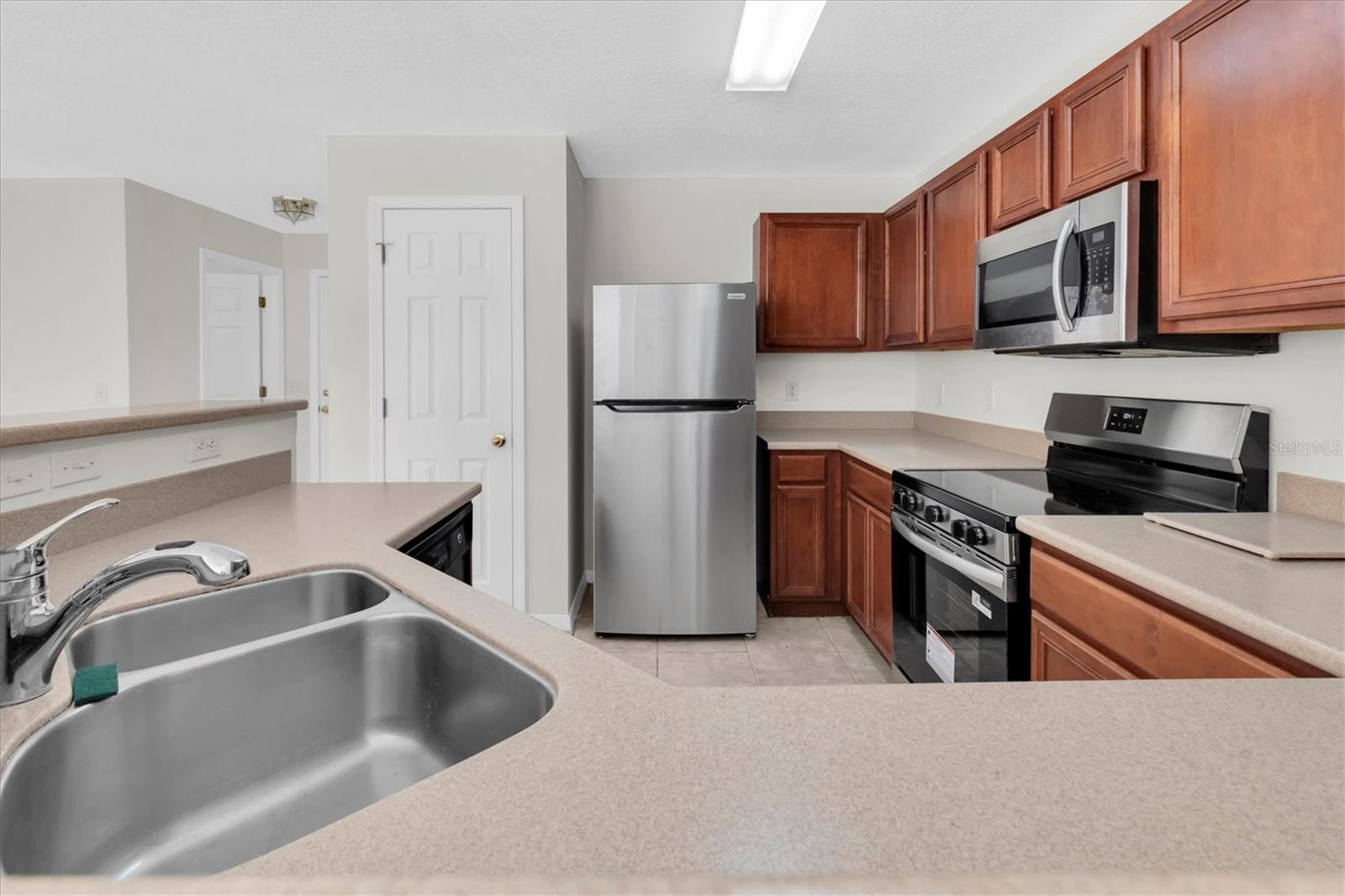 Image 6 of 28 For 11615 Mango Ridge Boulevard 39