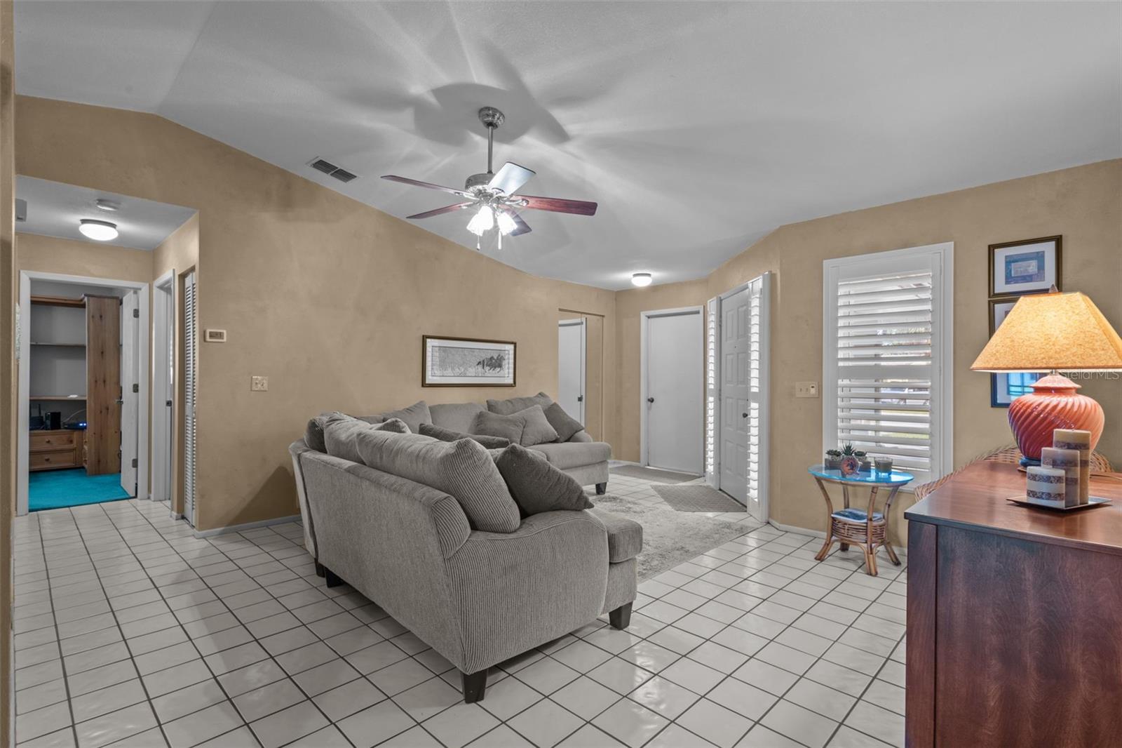 Image 6 of 45 For 3205 Coventry N