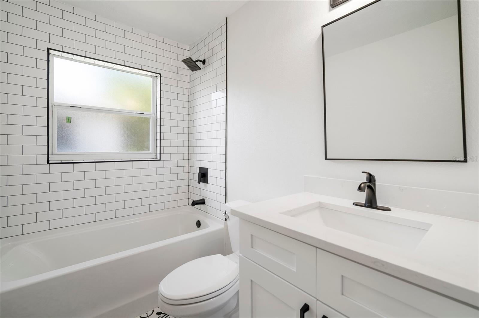Listing photo id 22 for 5405 Sellas Street