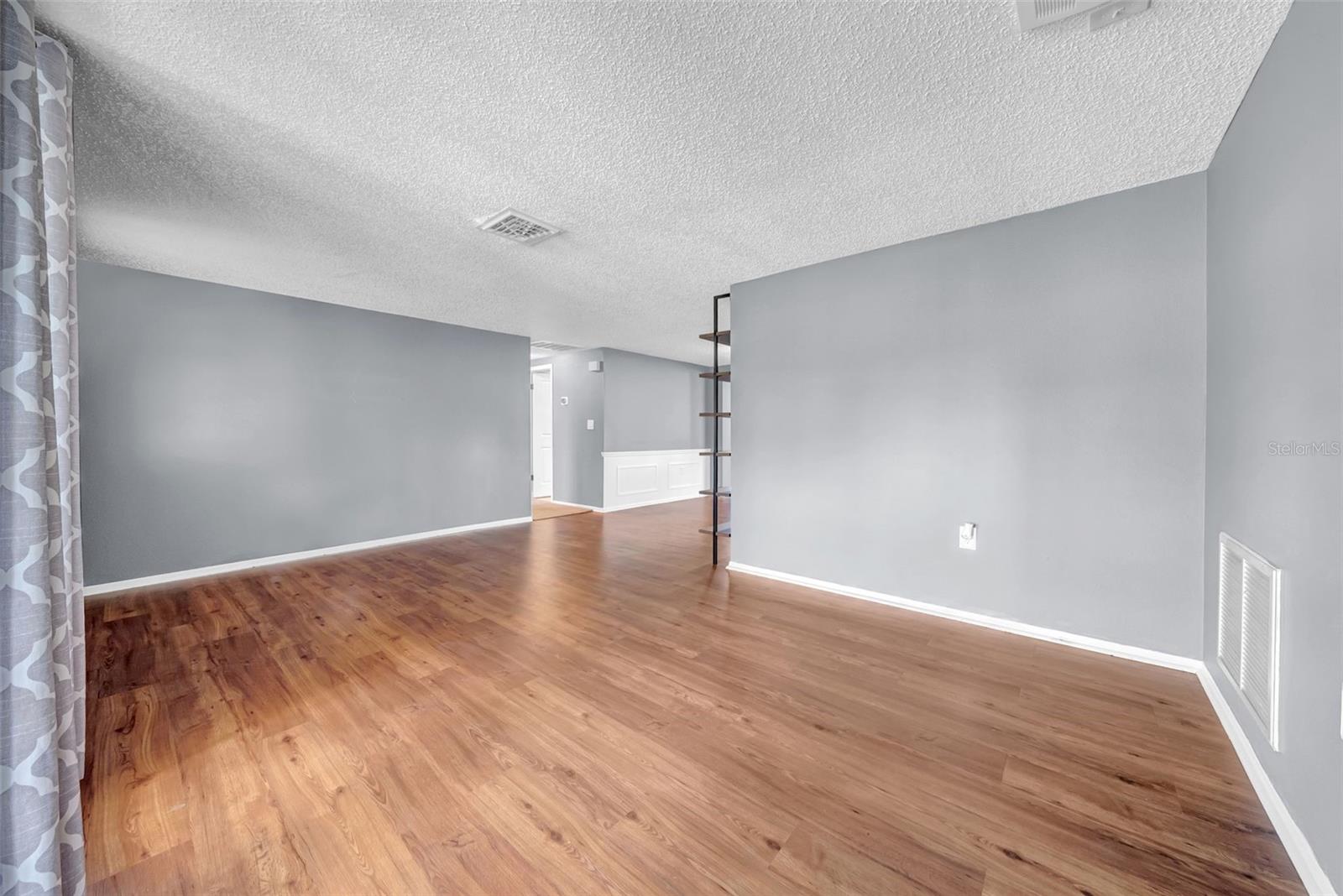Image 19 of 49 For 12401 Yorktown Lane