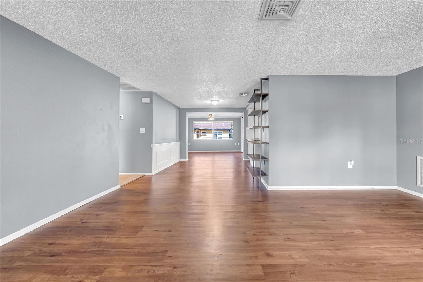 Image 23 of 49 For 12401 Yorktown Lane
