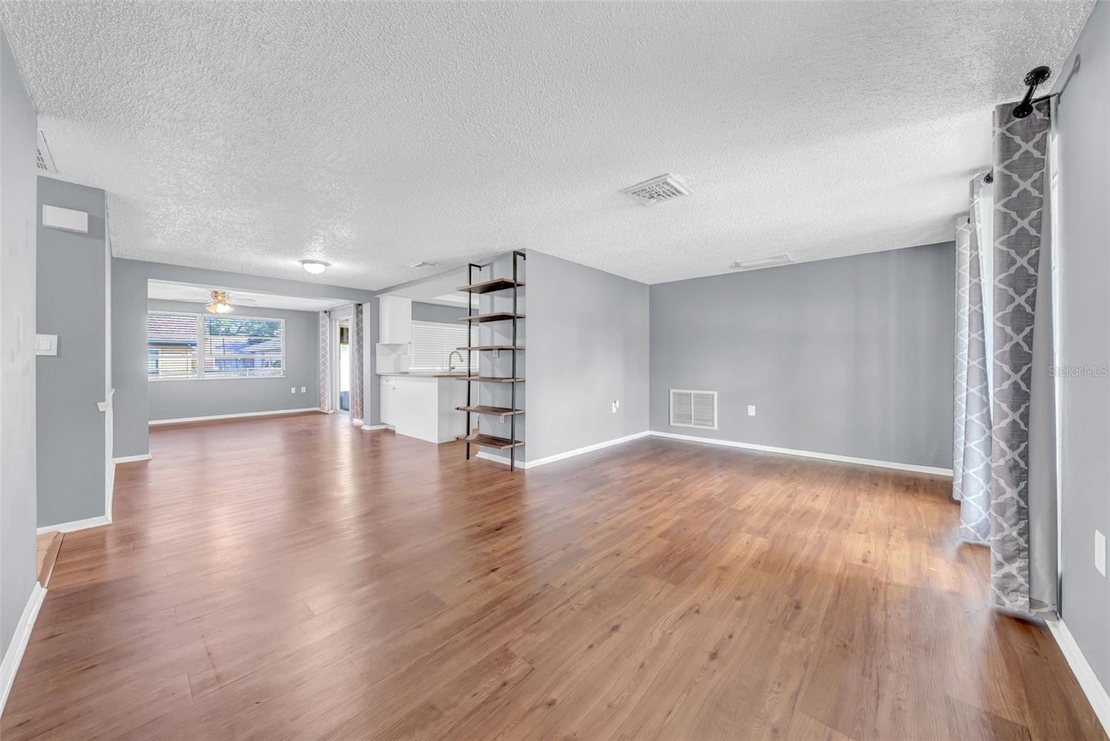 Image 7 of 49 For 12401 Yorktown Lane