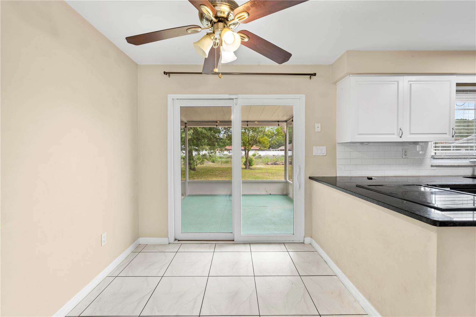 Listing photo id 10 for 1569 Larkin Road
