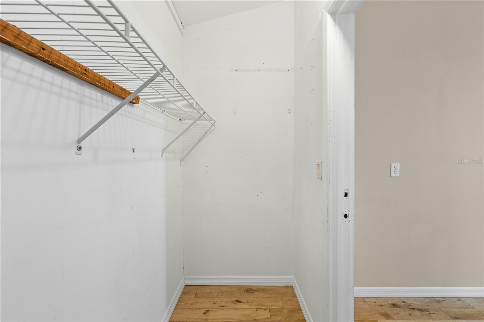 Listing photo id 21 for 1569 Larkin Road
