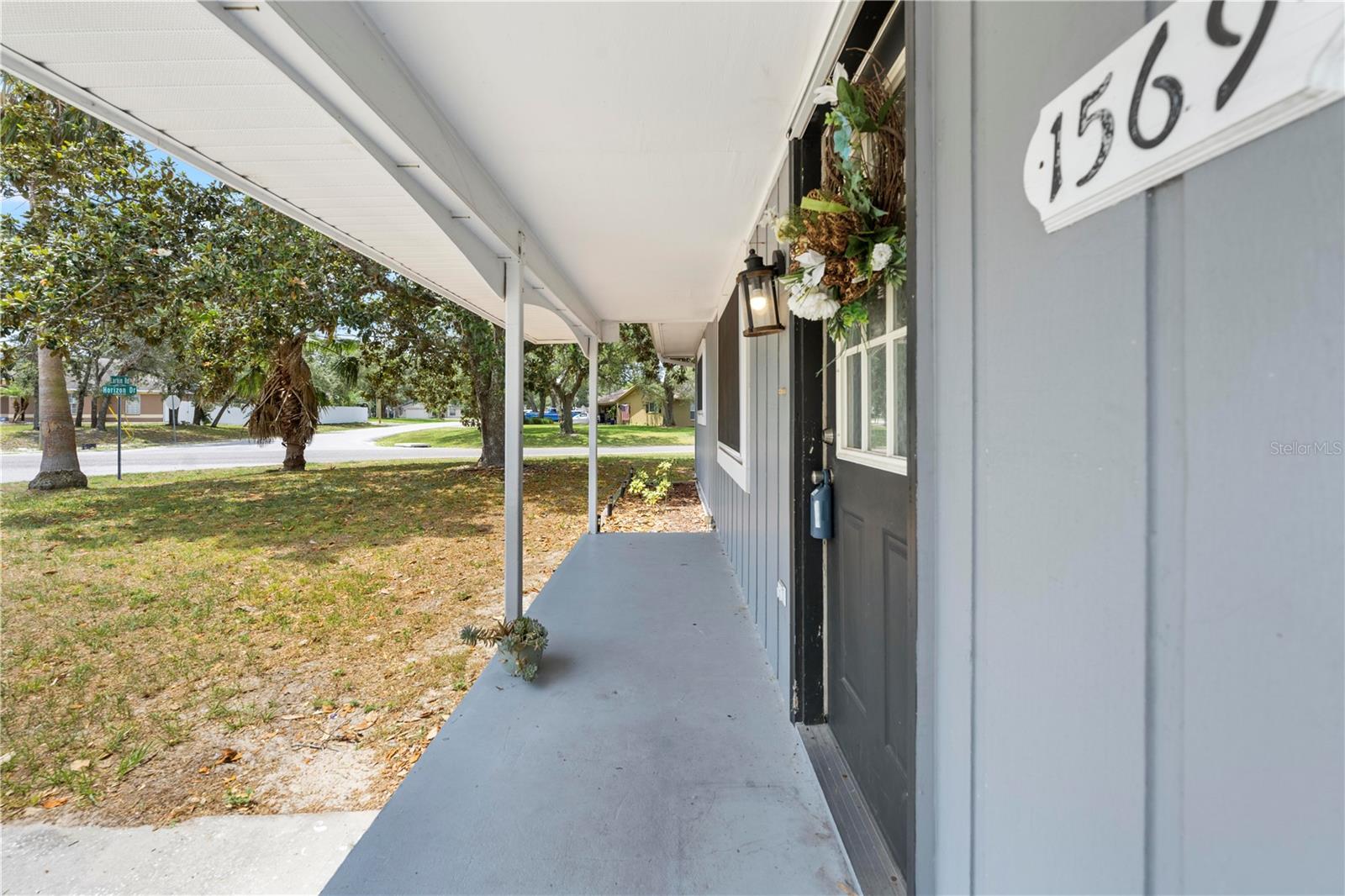Listing photo id 2 for 1569 Larkin Road