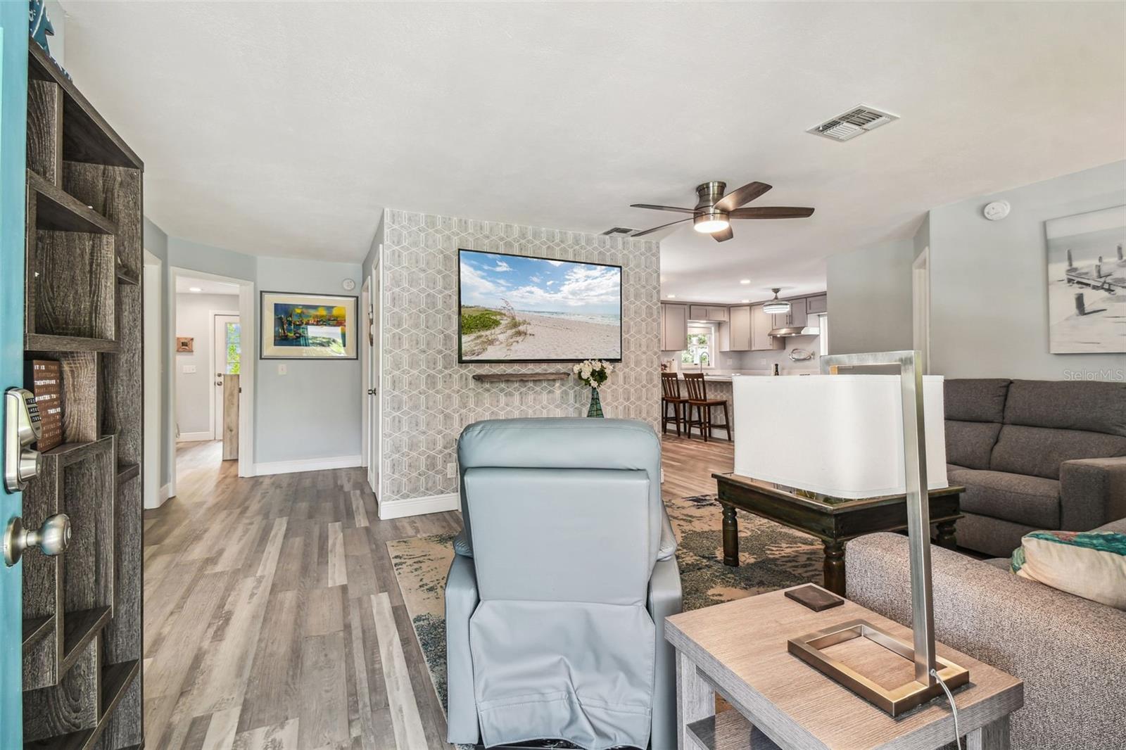 Image 4 of 96 For 7300 Mackerel Lane