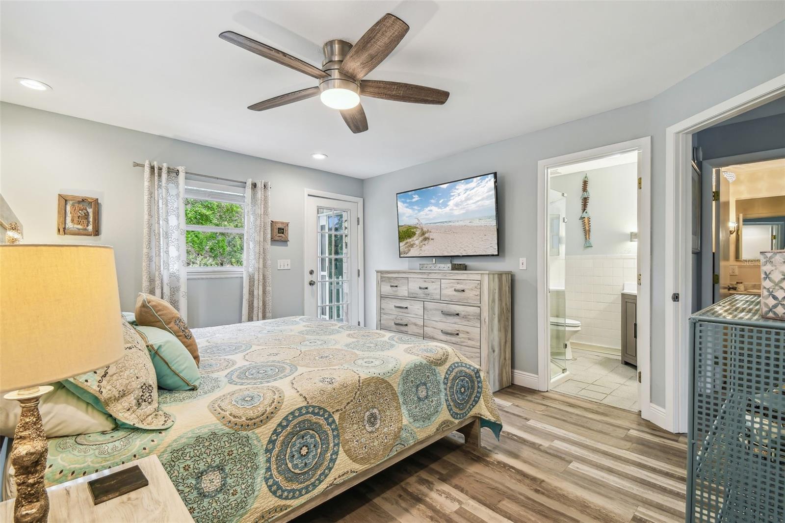 Image 40 of 96 For 7300 Mackerel Lane