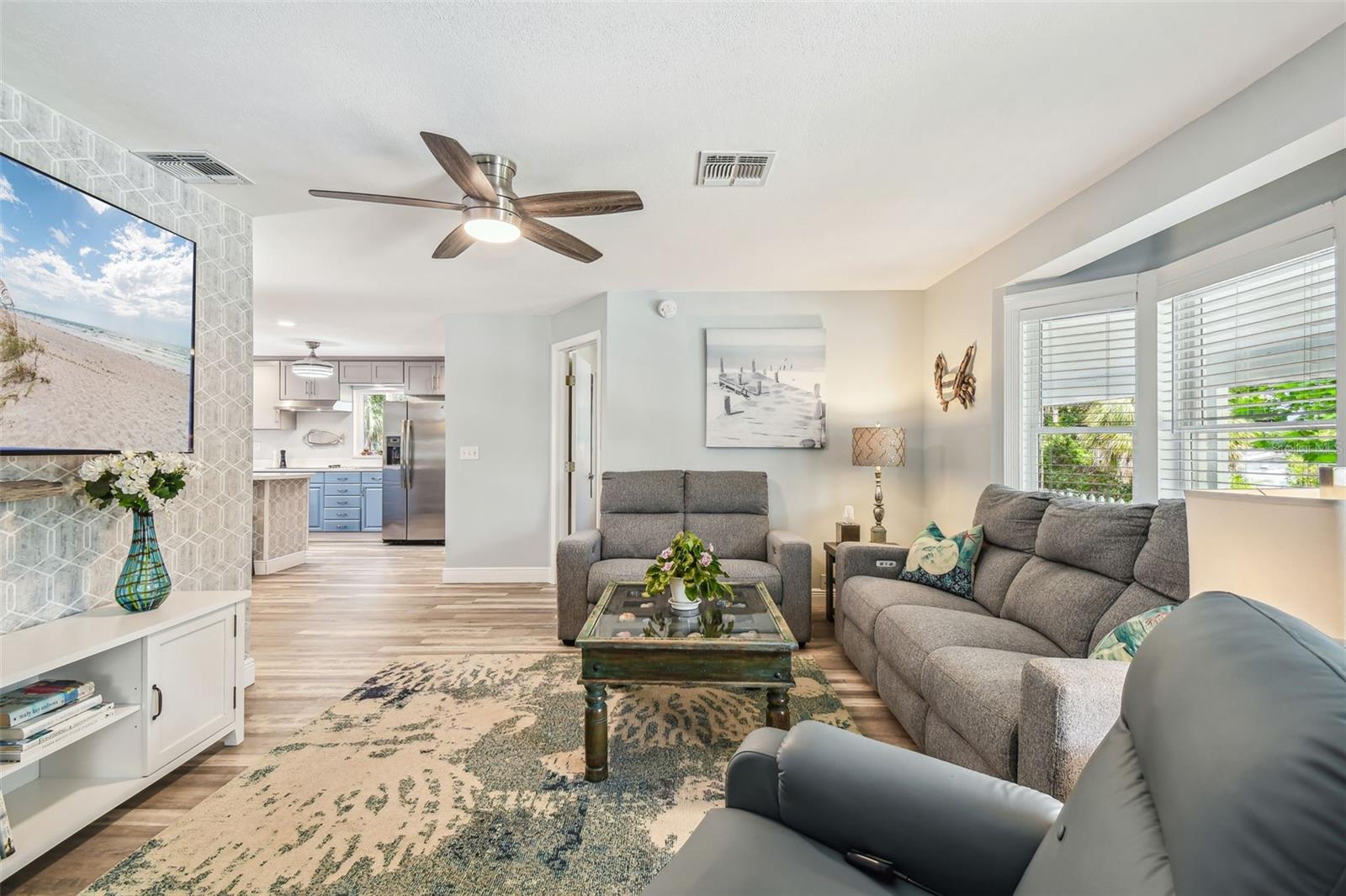 Image 6 of 96 For 7300 Mackerel Lane