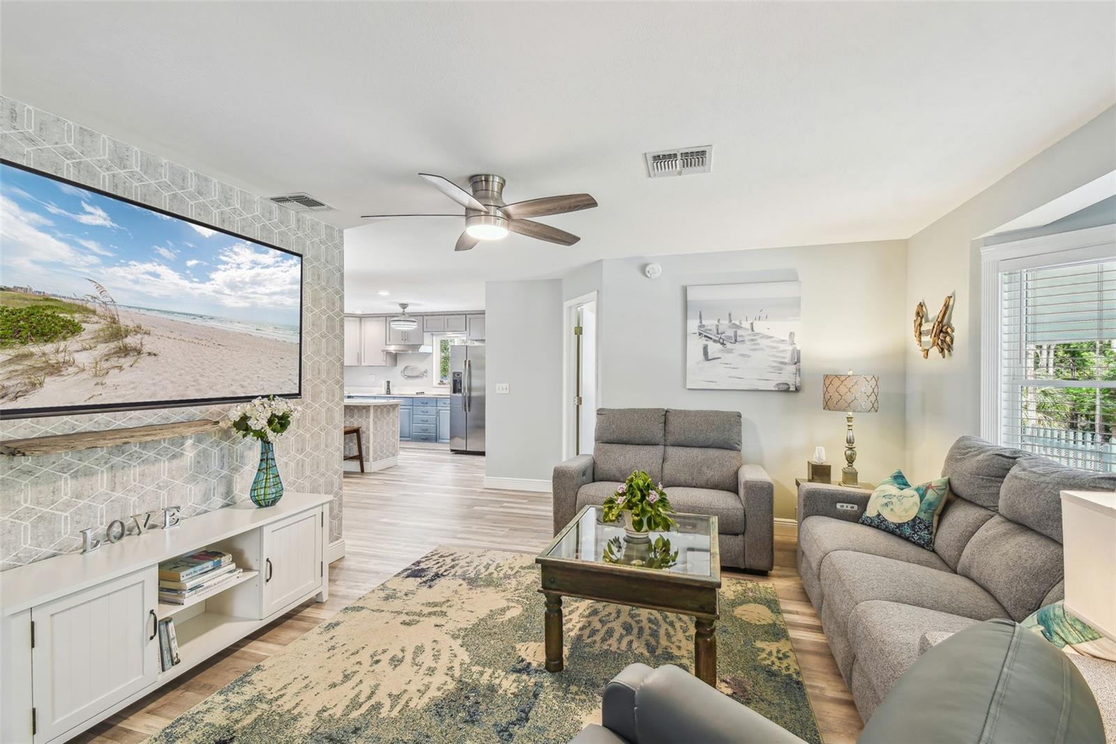 Image 9 of 96 For 7300 Mackerel Lane