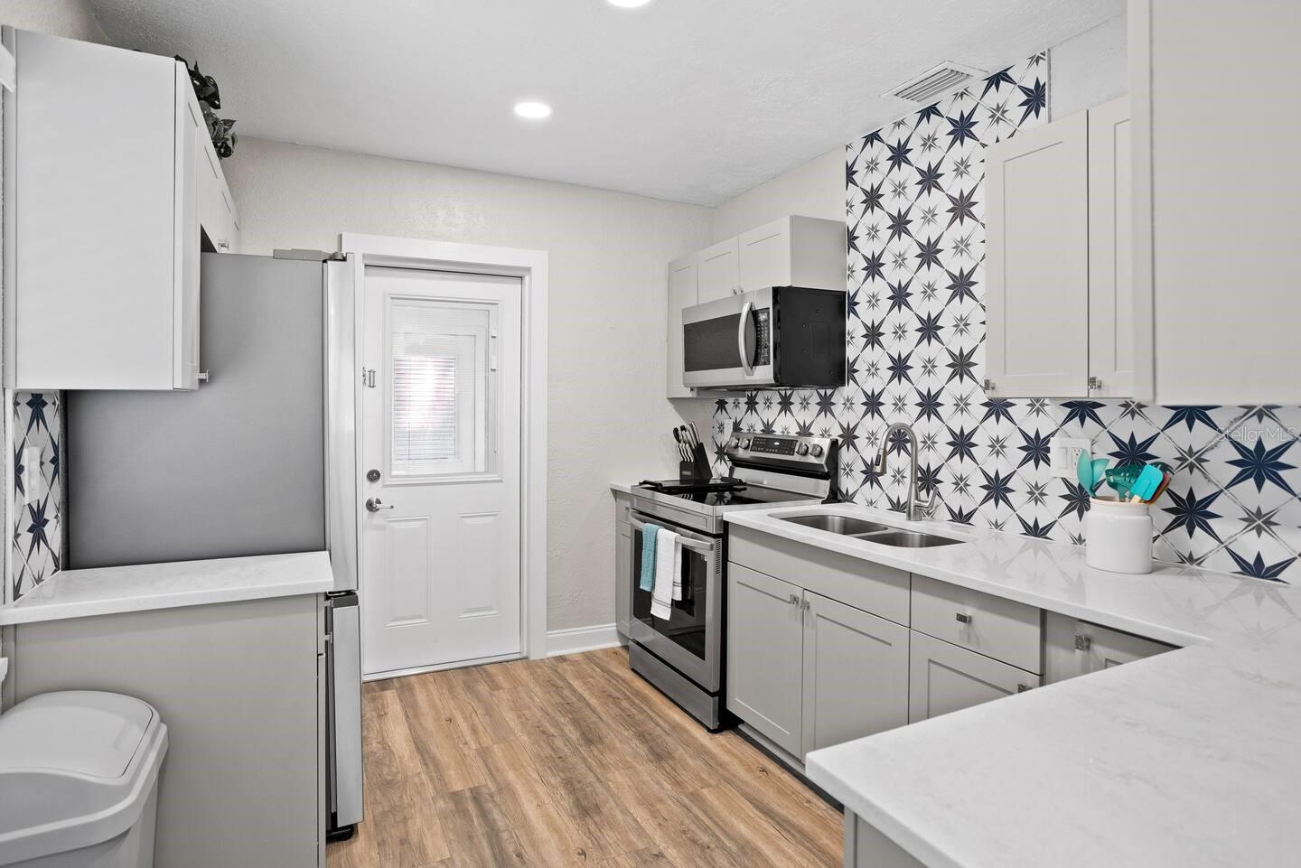 Image 5 of 21 For 5202 28th Avenue S