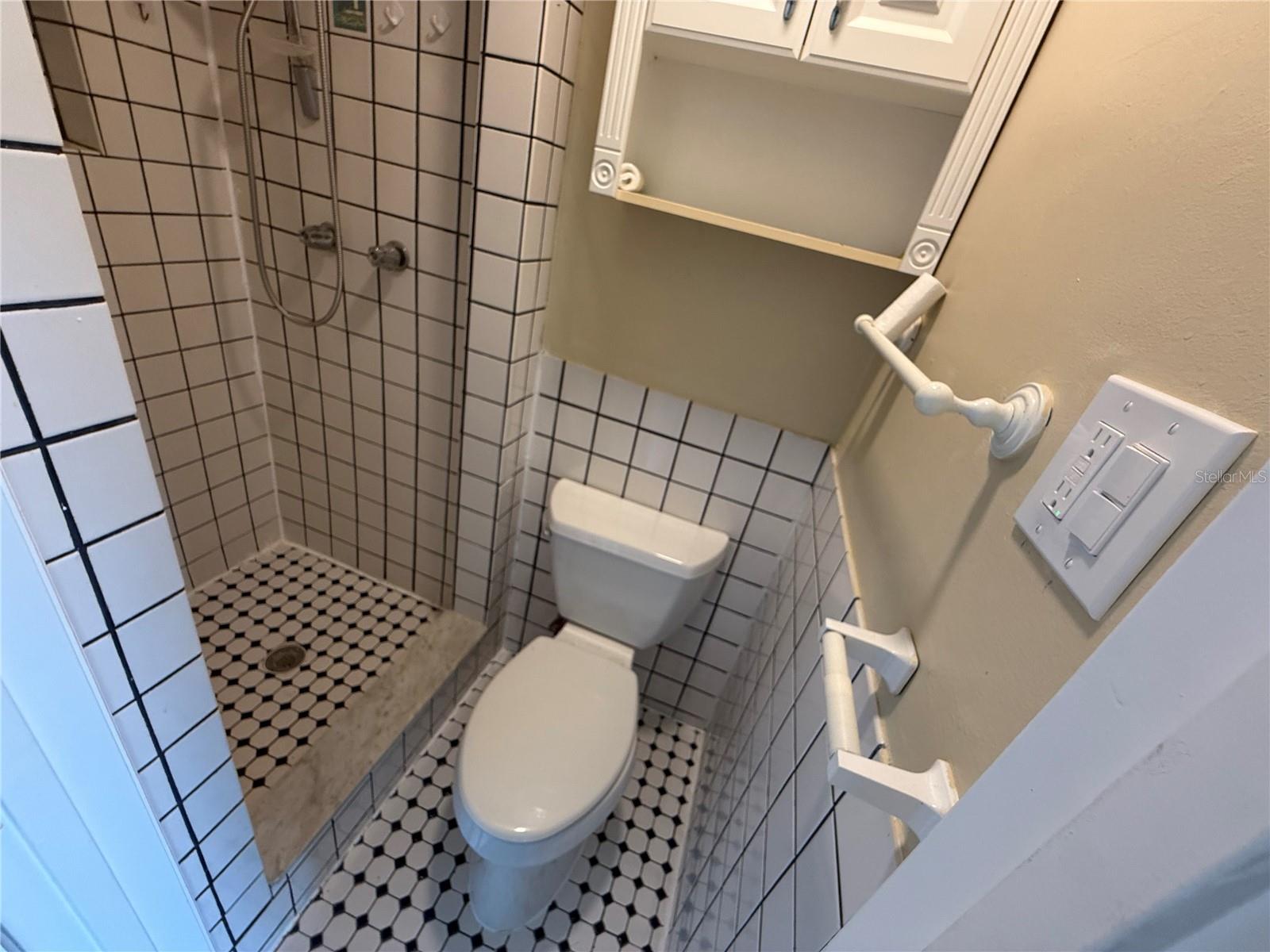 Listing photo id 8 for 5139 Victoria Lane