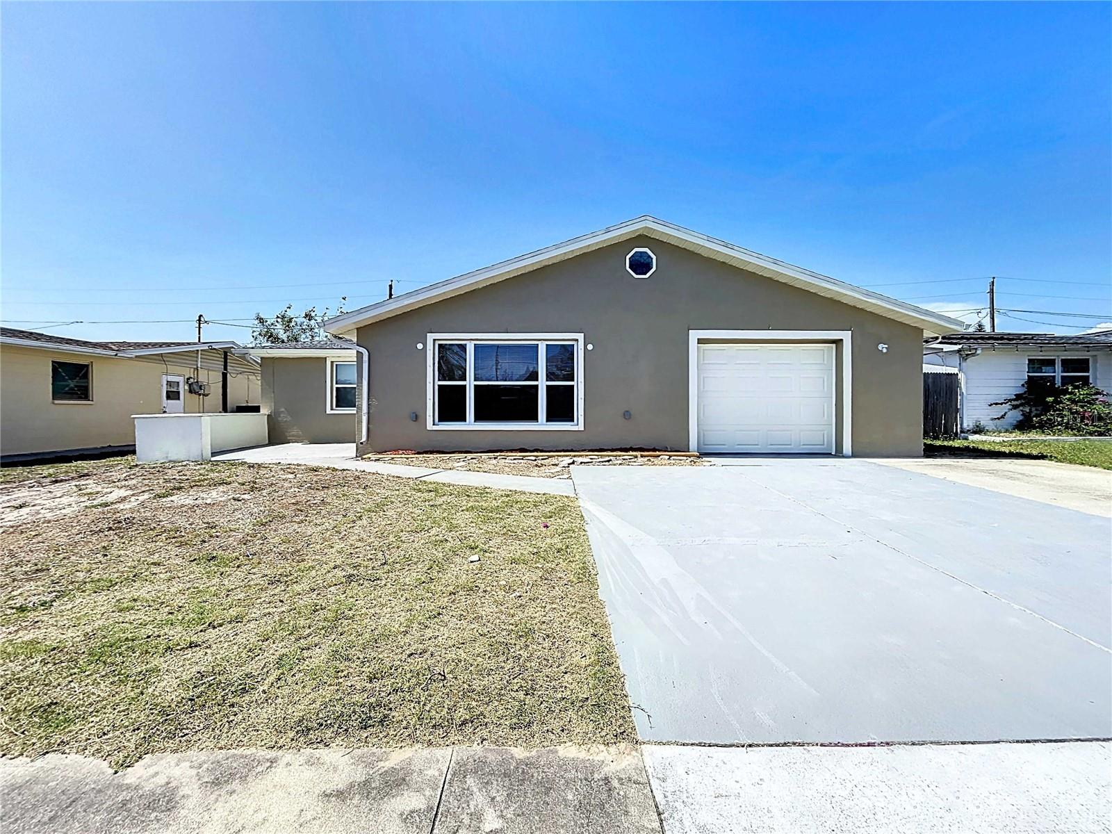 Listing photo id 13 for 5139 Victoria Lane