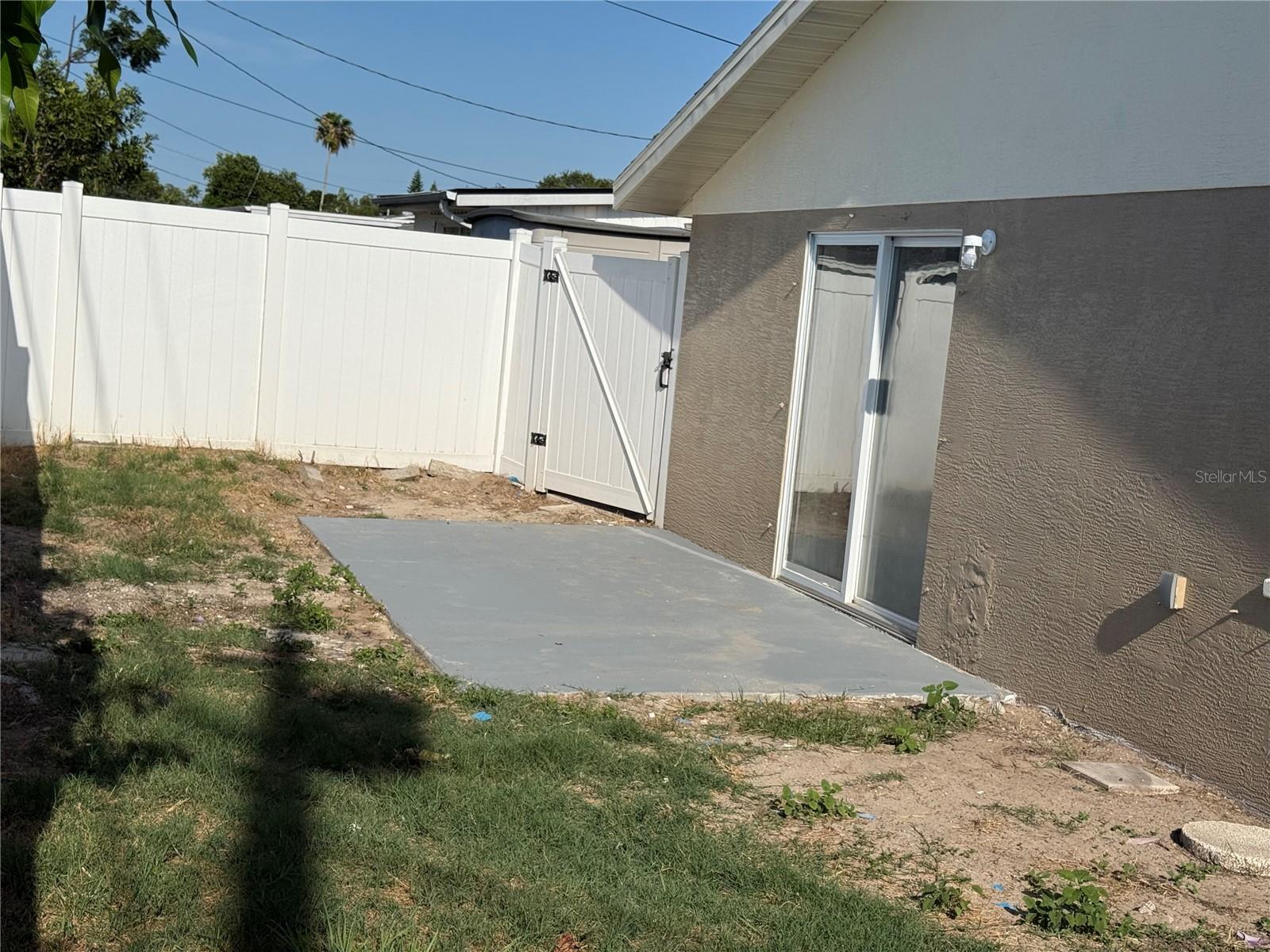 Listing photo id 26 for 5139 Victoria Lane