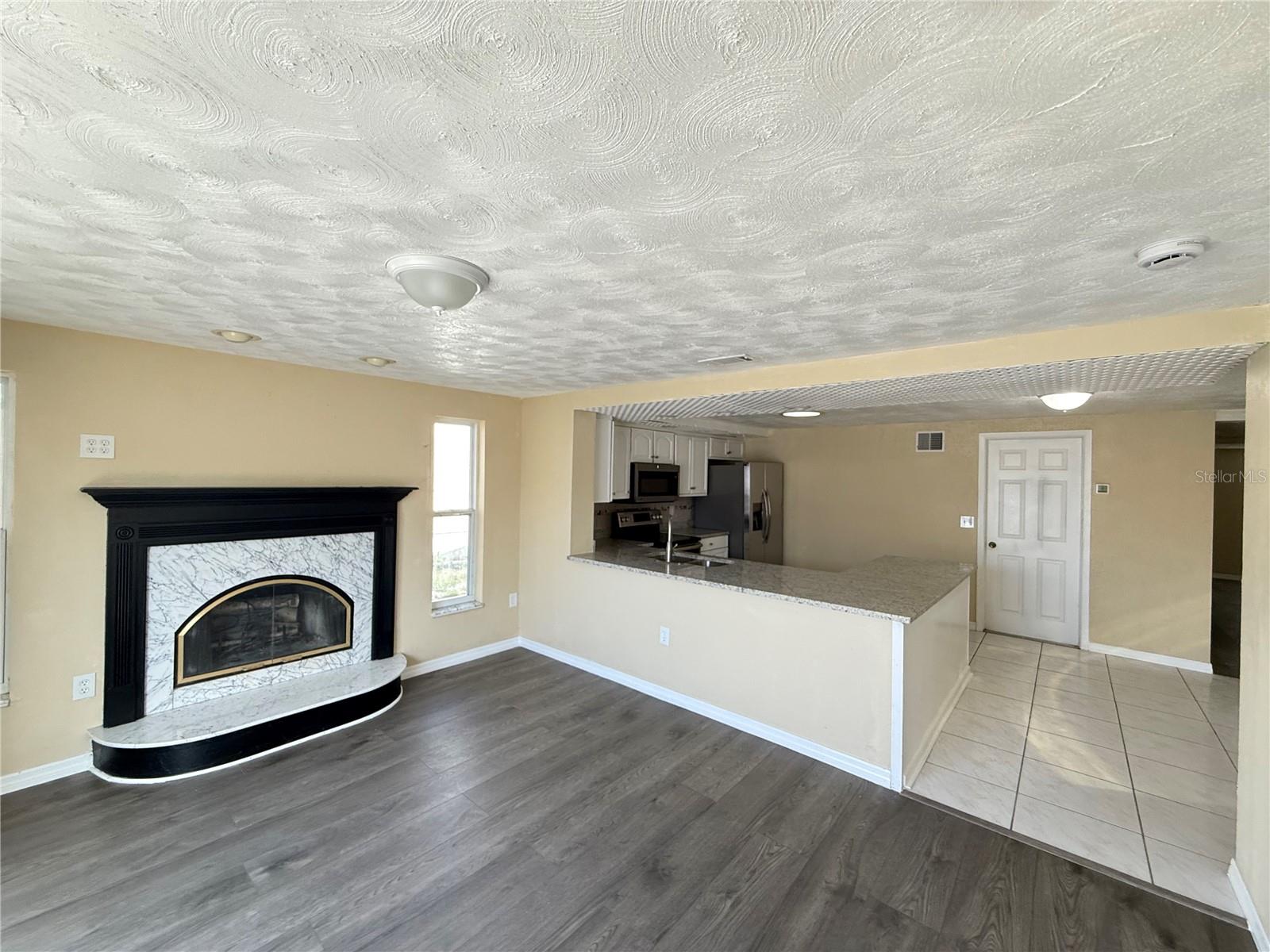 Listing photo id 29 for 5139 Victoria Lane